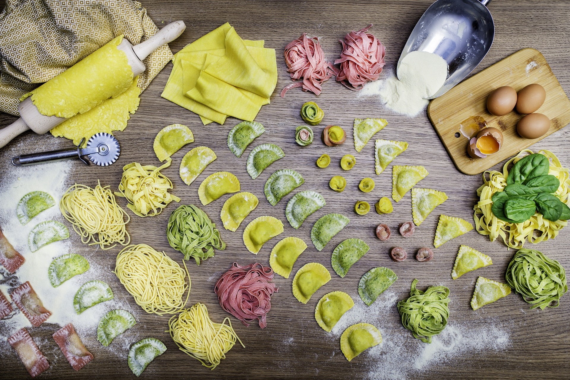 table, food, chopped, choice, linguini, no people, preparation, ravioli, food and drink, onion, basil, flour, freshness, still life, ingredient, indoors, HD Wallpaper
