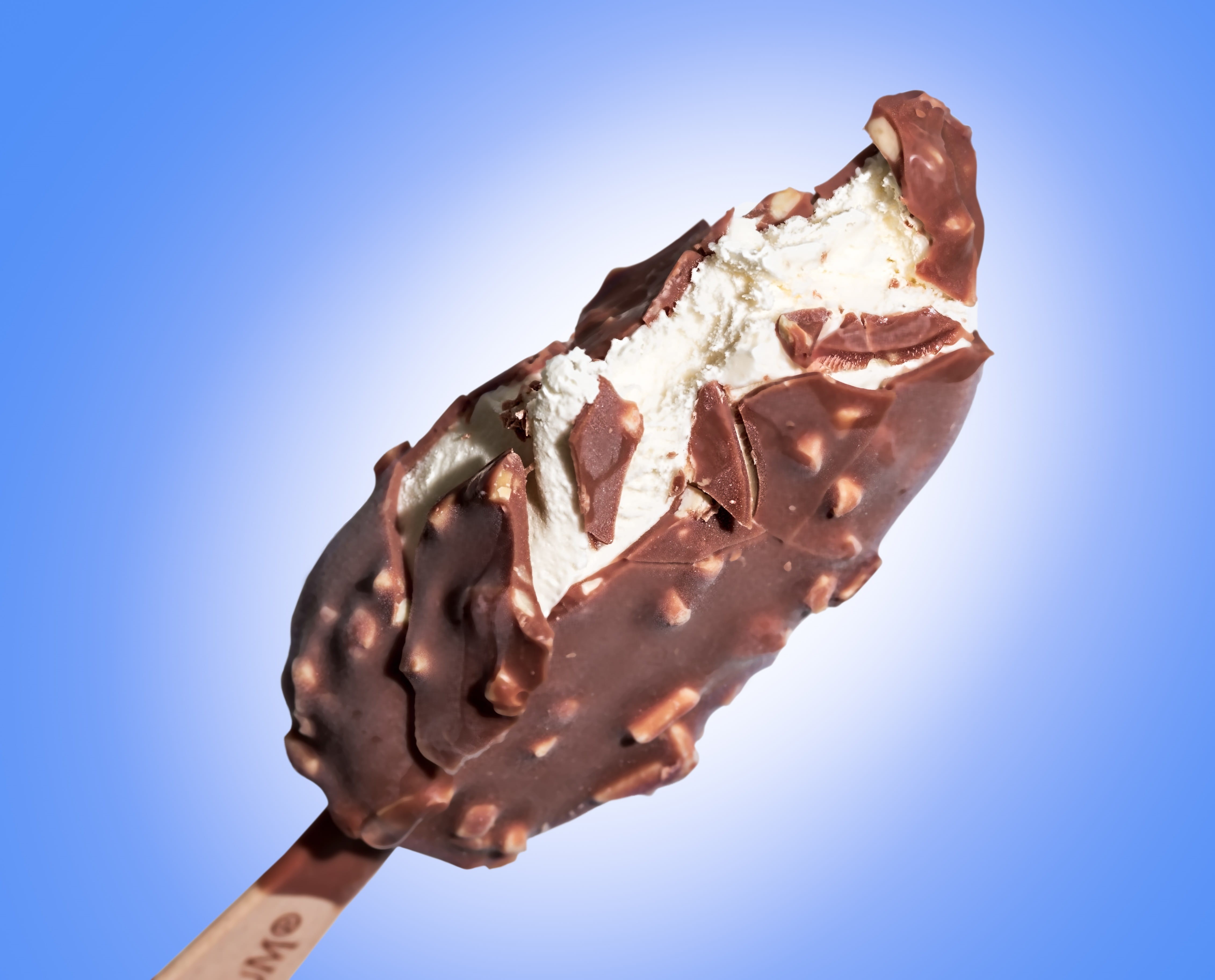 vanilla, mineral, studio shot, sky, dairy product, cool, colored background, ice-cream, hand, frozen, 4K, day, top, refreshing, blue, delicious, snack, HD Wallpaper