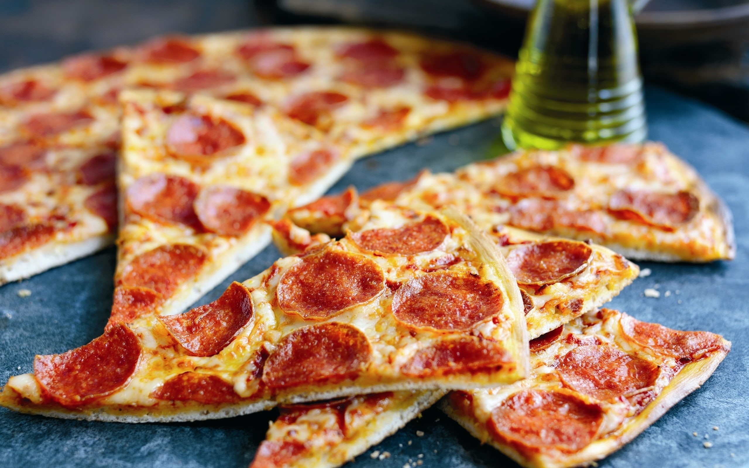 salami, pizza, food, 2K, HD Wallpaper