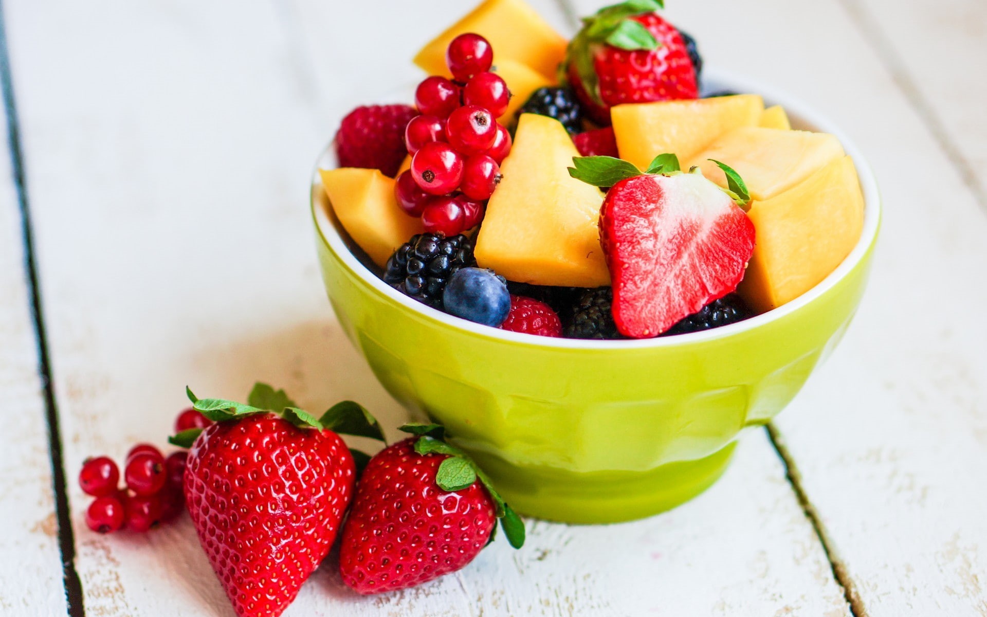 wellbeing, bowl, temptation, focus on foreground, still life, raspberry, berry fruit, food, high angle view, red, strawberry, fruit, ready-to-eat, close-up, HD Wallpaper