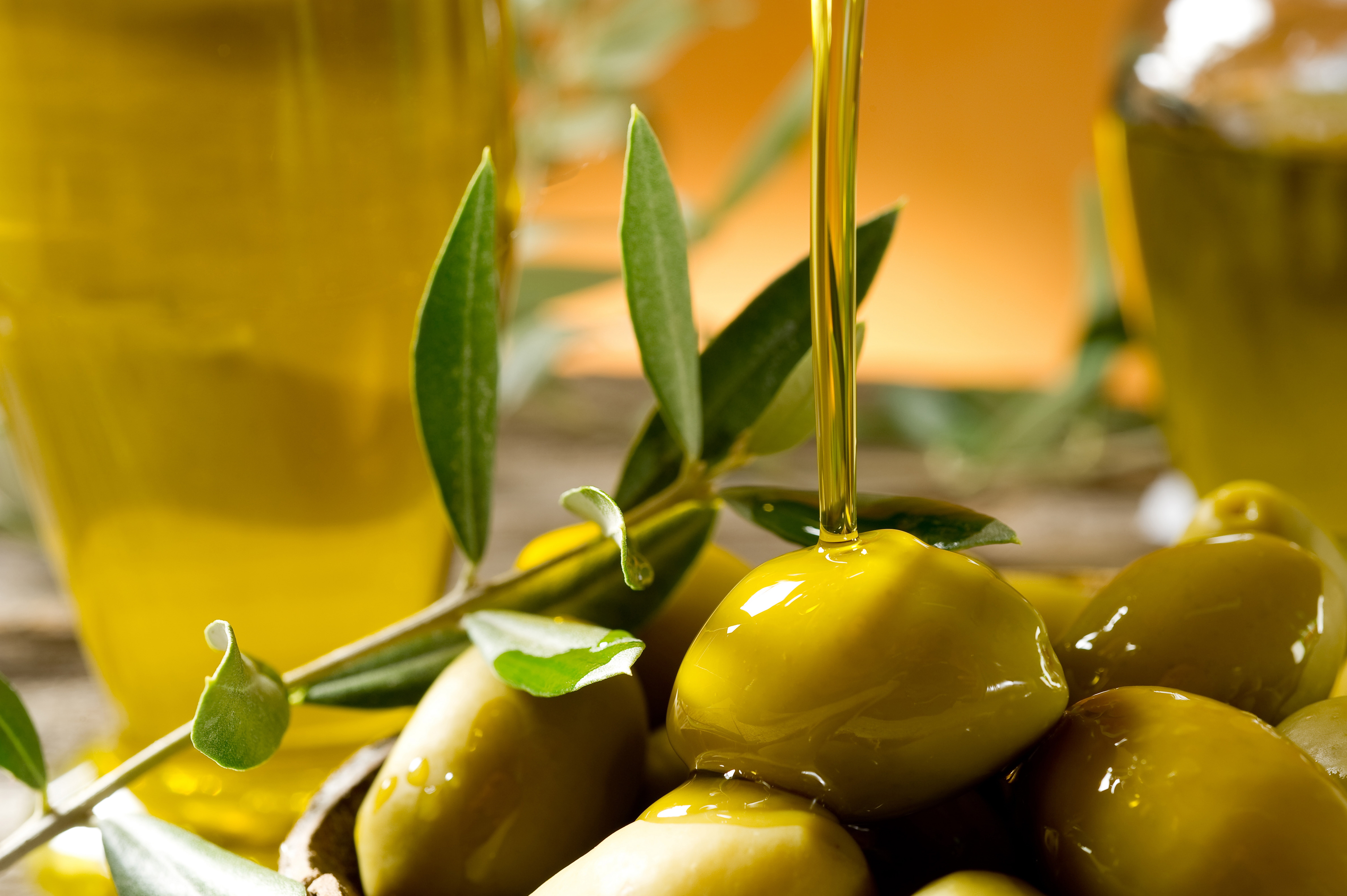 green, yellow, 8K, pepper, olives, bokeh, food and drink, focus on foreground, plant, healthy eating, wellbeing, oil, freshness, no people, fruit, plant part, HD Wallpaper