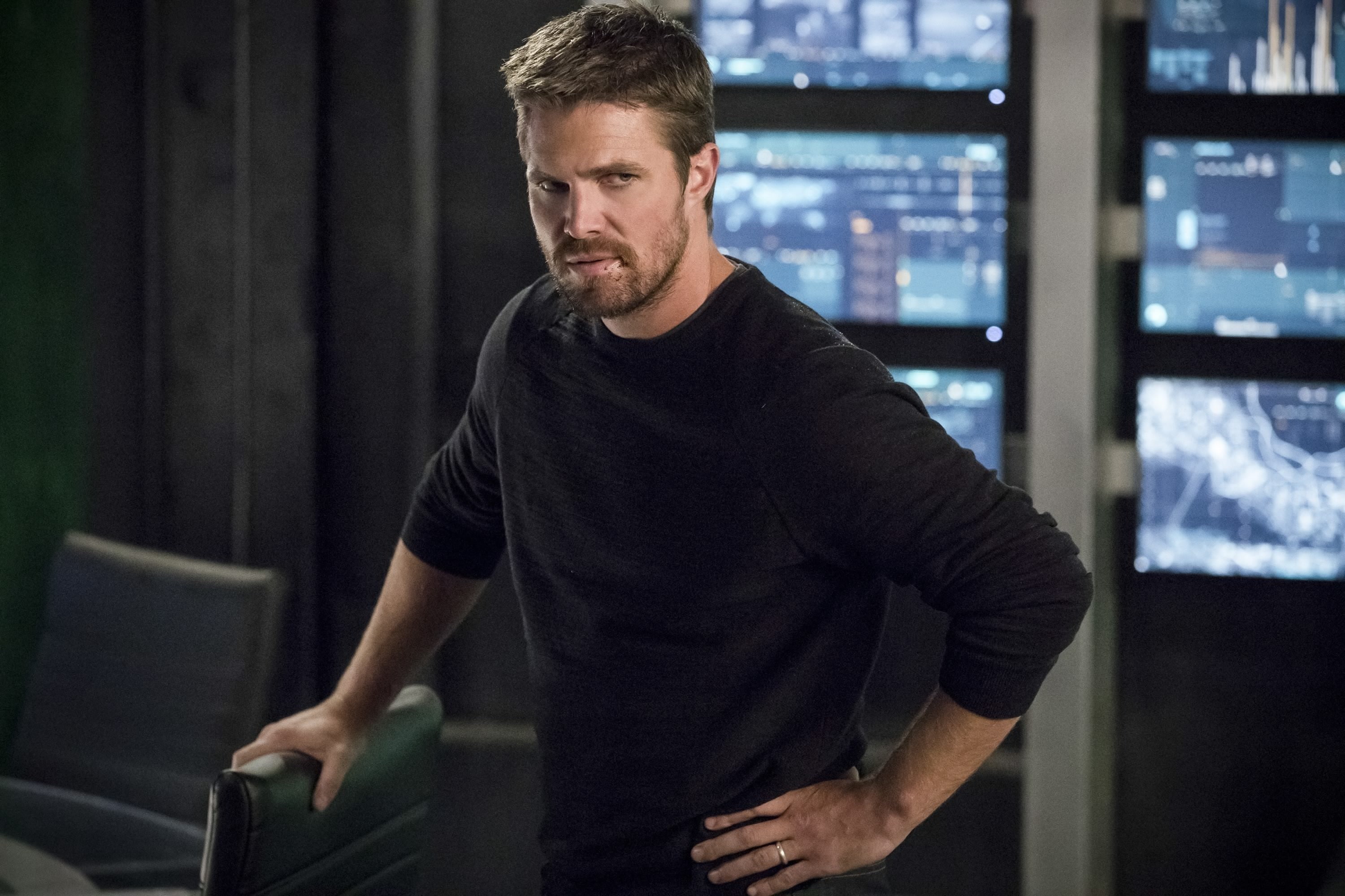 arrow, adult, 2K, indoors, one person, looking, mid adult, facial hair, young adult, males, lifestyles, portrait, beard, hd, standing, waist up, men, tv shows, HD Wallpaper