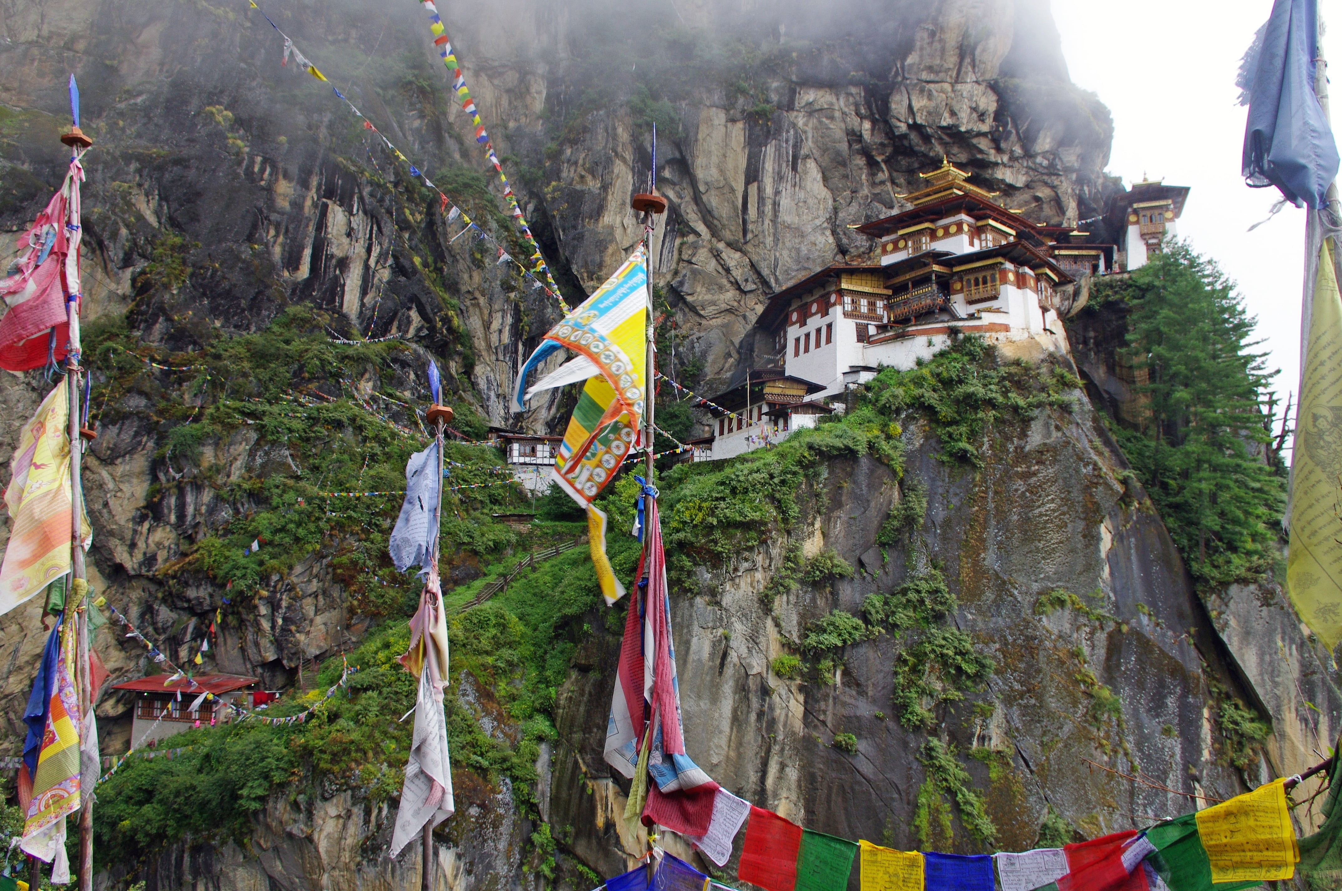 old, bhutanese, place of worship, incidental people, belief, outdoors, landmark, holy, asian, himalaya, nature, high, landscape, mountain, buddhism, culture, HD Wallpaper
