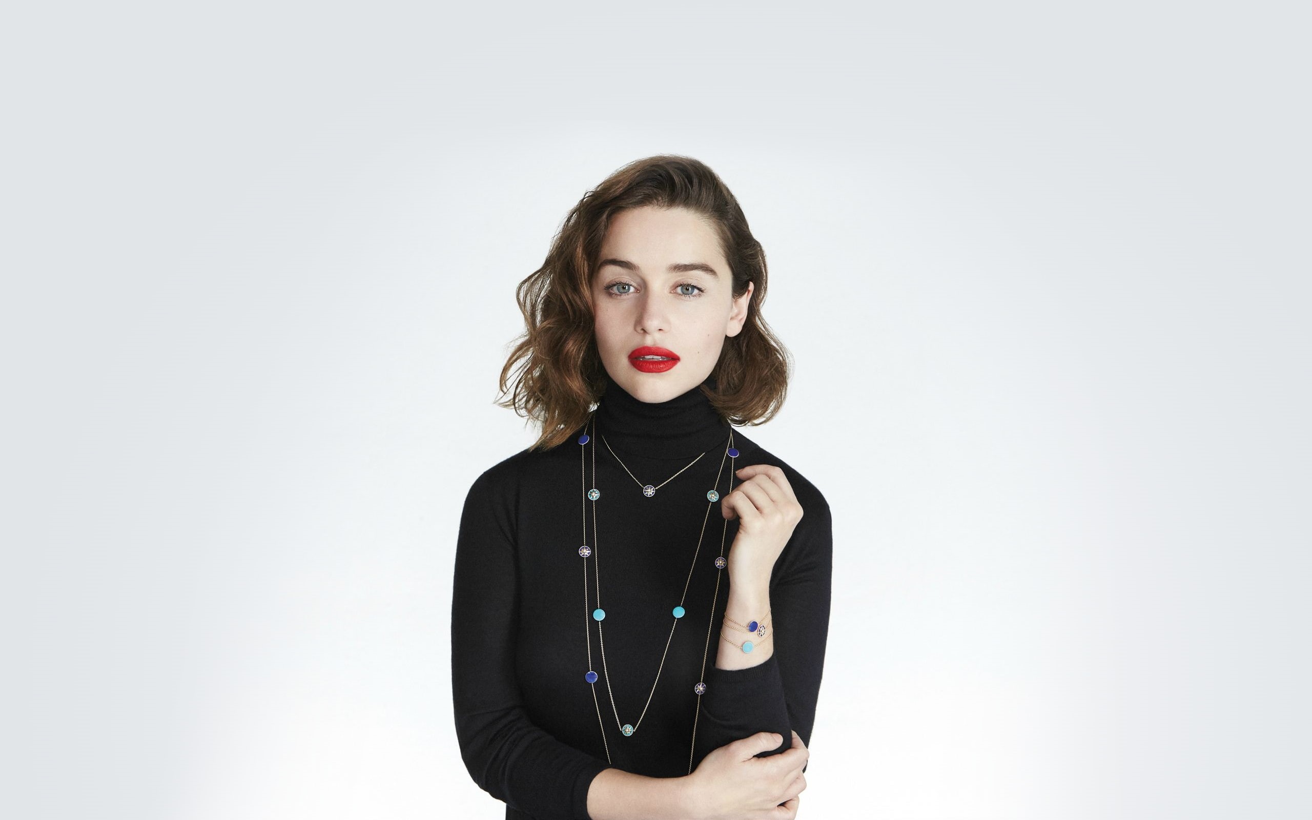 Emilia Clarke, young women, hairstyle, beauty, front view, 2K, hair, casual clothing, portrait, waist up, white background, indoors, teenager, beautiful woman, HD Wallpaper