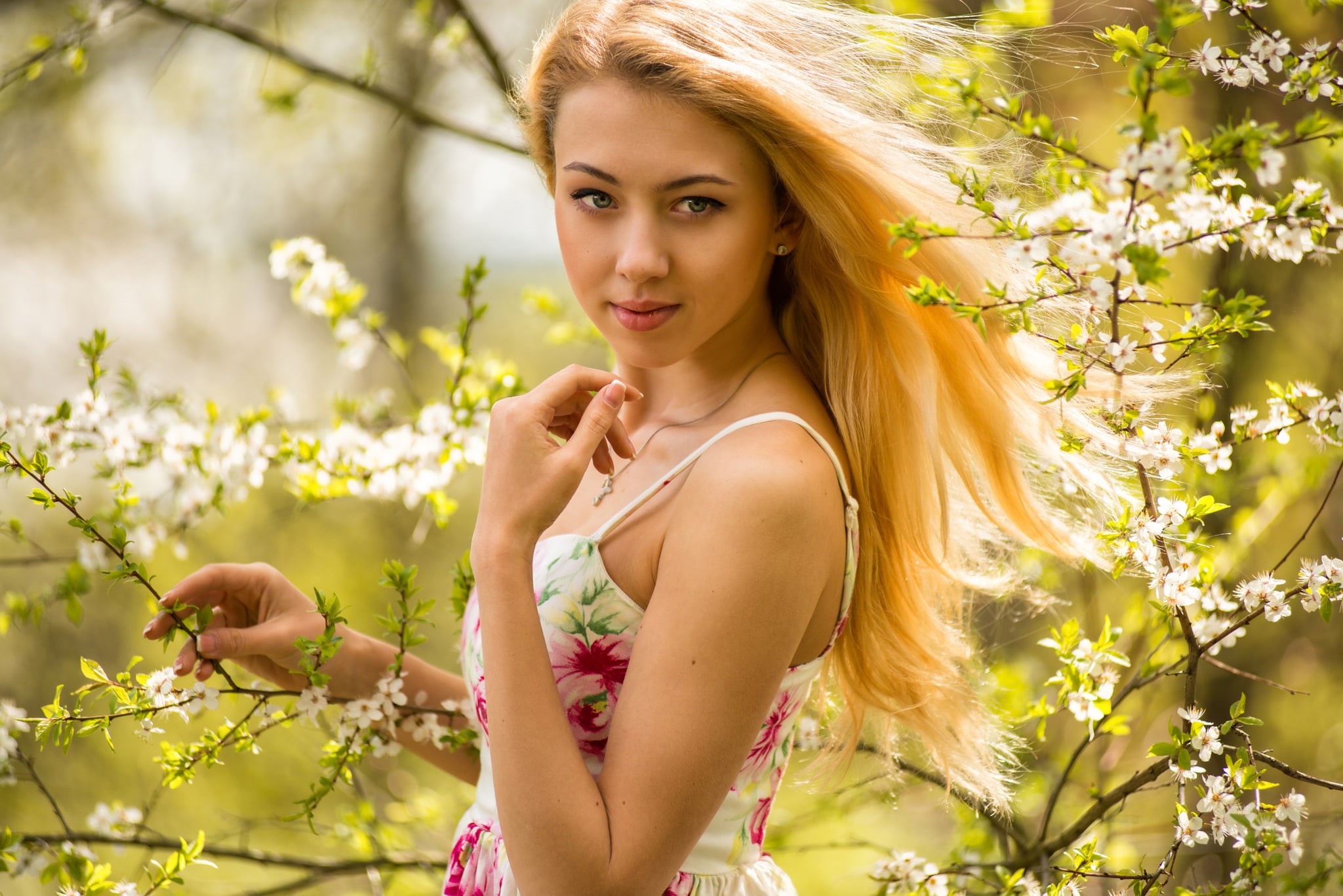 1080P, women, hair, the beauty, look, girl, long-haired, outdoors, blonde, dress, flowers, flower, hairstyle, lifestyles, leisure activity, mood, young adult, HD Wallpaper