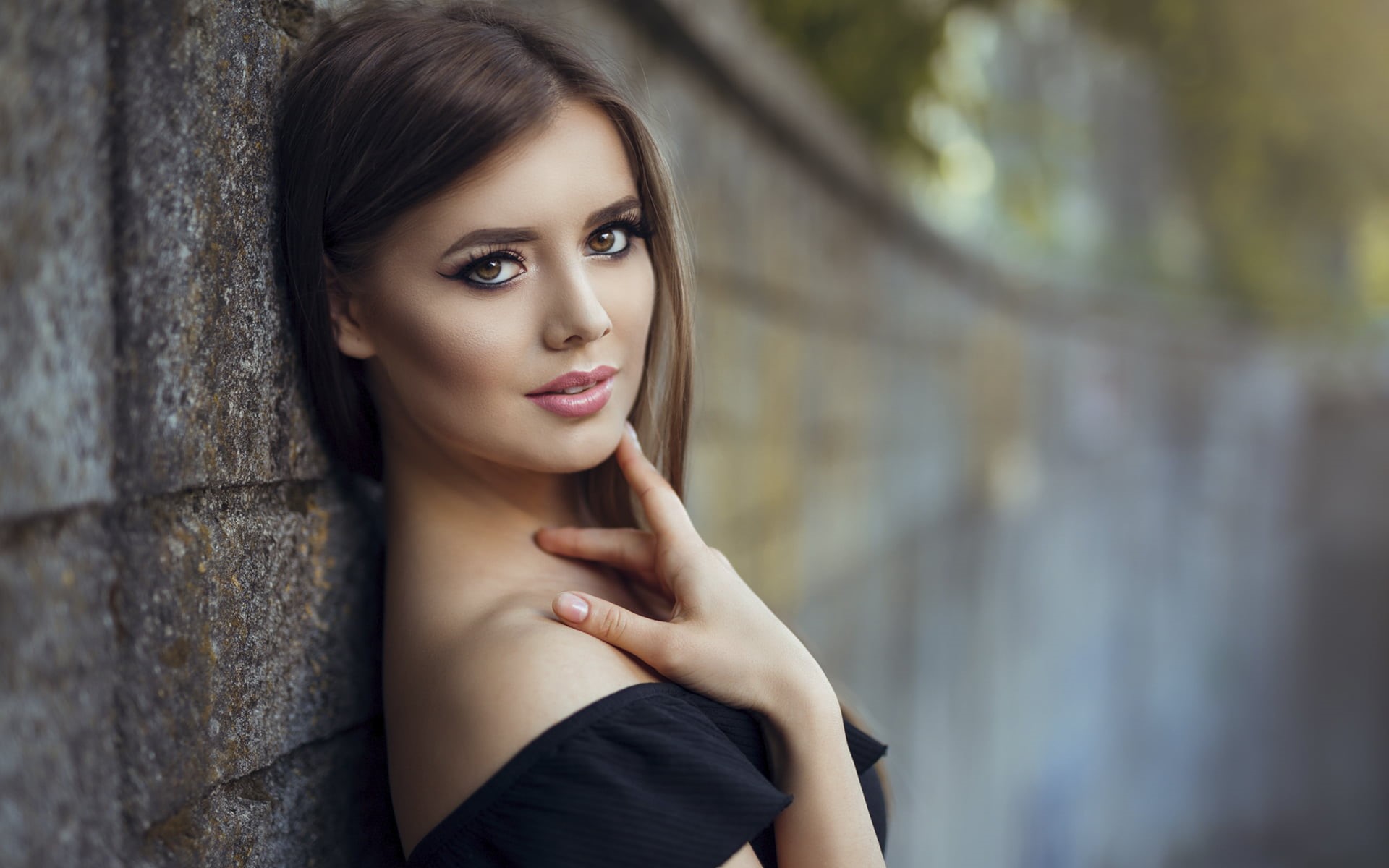 1080P, bokeh, 500px, brown eyes, lifestyles, long hair, open mouth, brunette, pink nails, beautiful woman, front view, focus on foreground, adult, hazel eyes, HD Wallpaper
