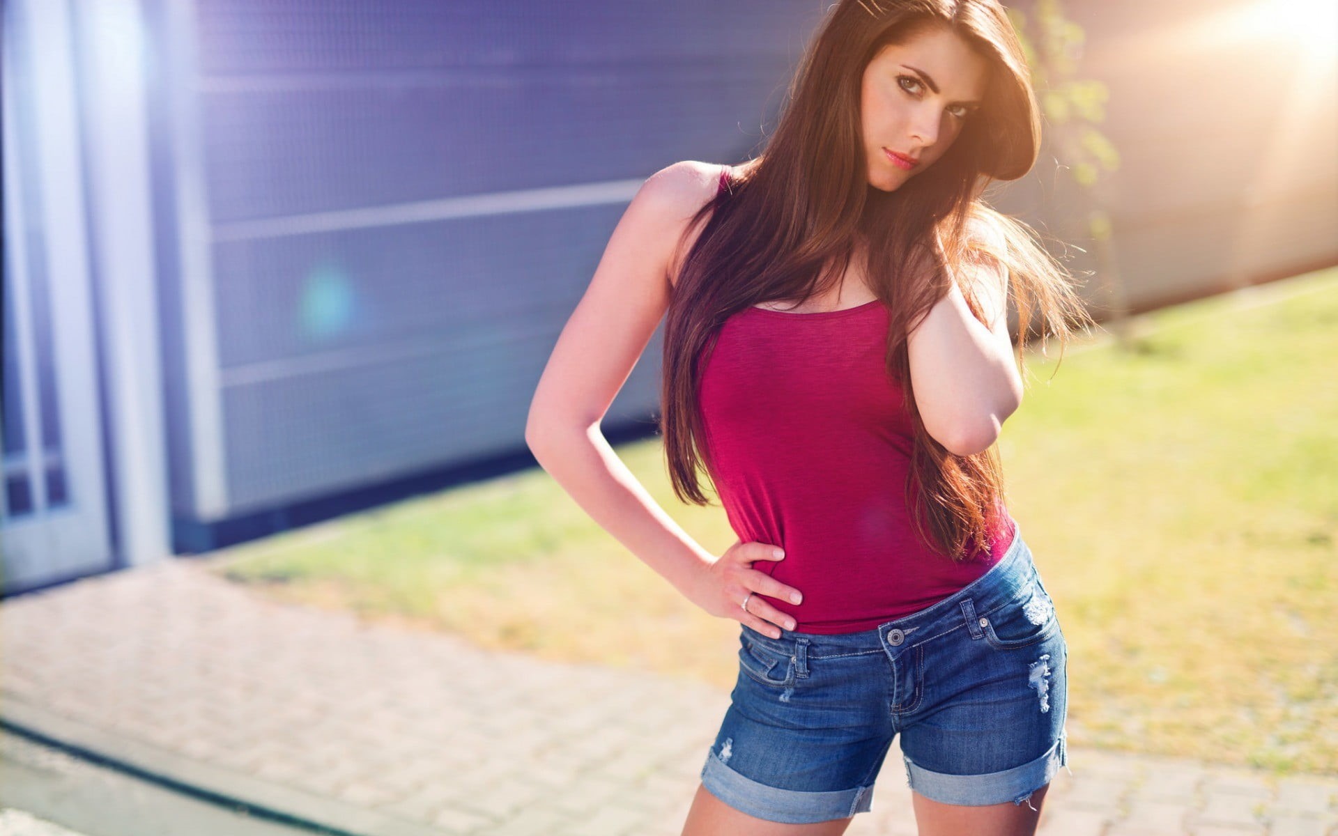 beautiful woman, focus on foreground, brunette, brown hair, looking at viewer, denim, women outdoors, adult, positive emotion, sunlight, casual clothing, HD Wallpaper