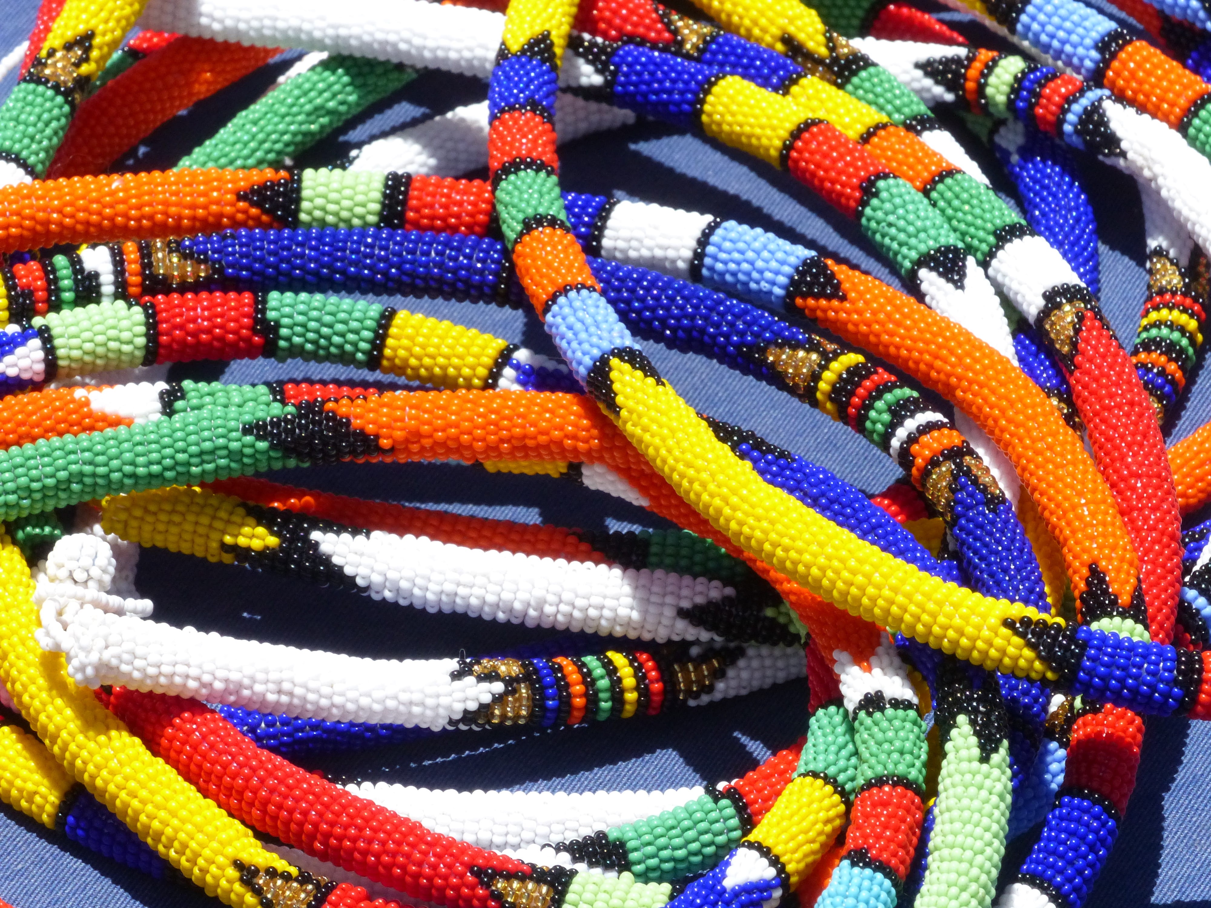 artisanat, backgrounds, full frame, beautiful, south africa, still life, 4K, bracelet, close-up, multi colored, commerce, handmade, variation, textile, HD Wallpaper