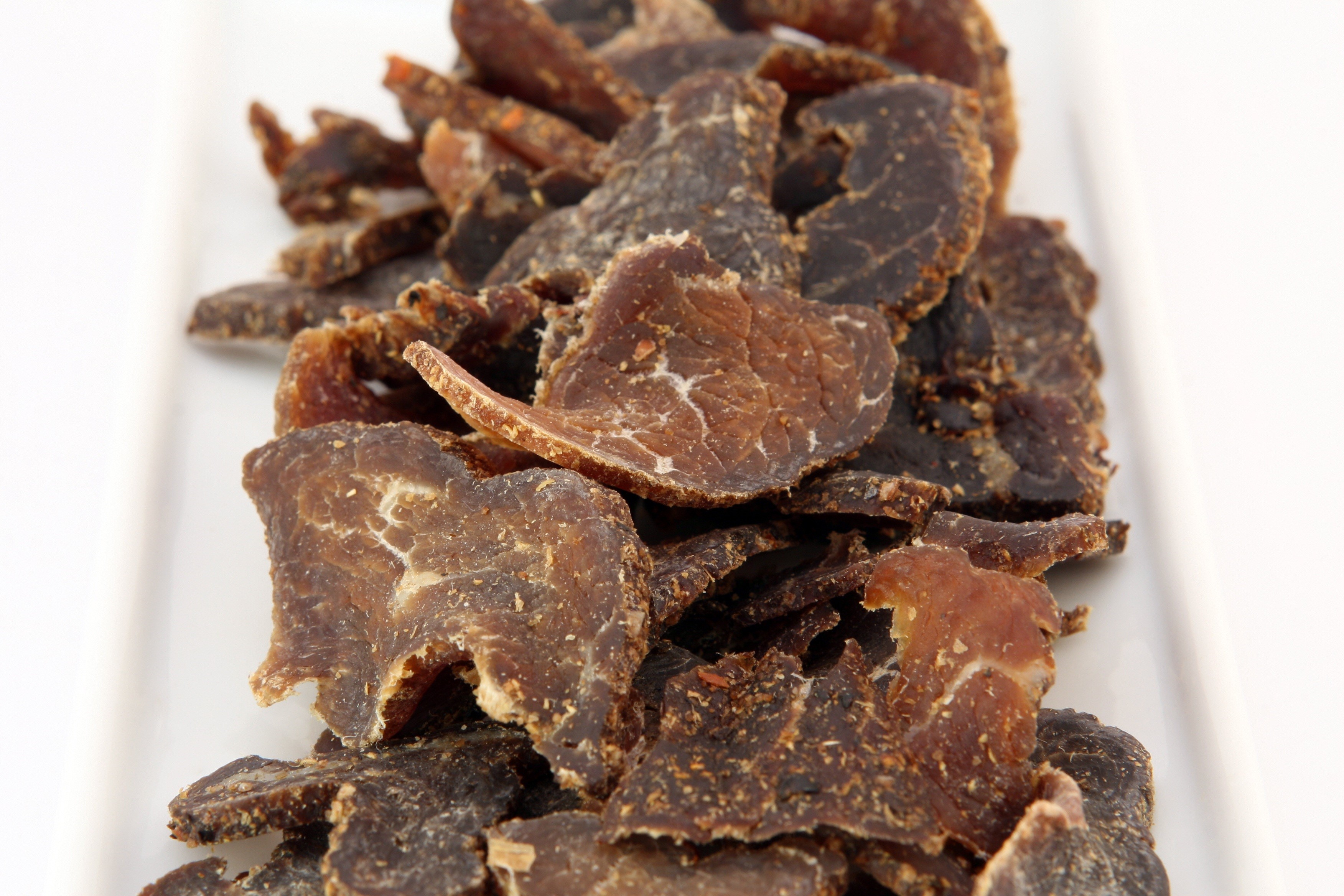 2K, focus on foreground, white background, droewors, dehydrated, shallow dof, delicious, cookery, nourishing, wellbeing, boerewors, cholesterol, beef, HD Wallpaper