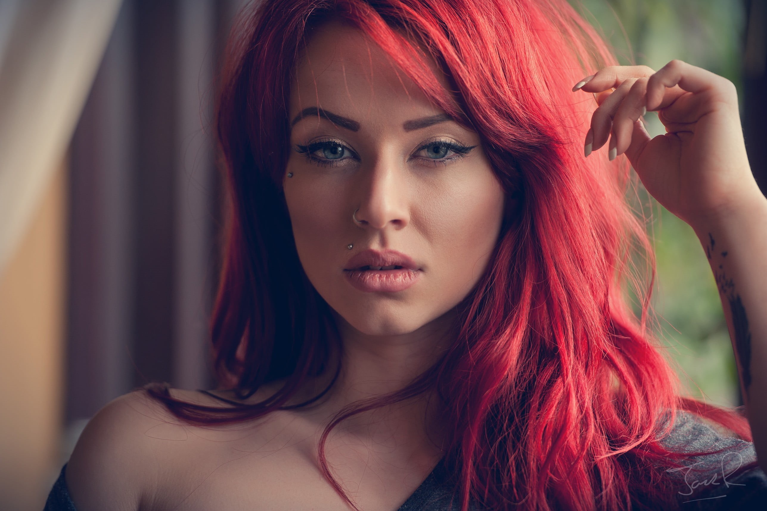 Rouge Suicide, hairstyle, young adult, gray, looking at camera, Jack Russell, hair, face, young women, tattoo, one person, redhead, human hair, dyed hair, HD Wallpaper