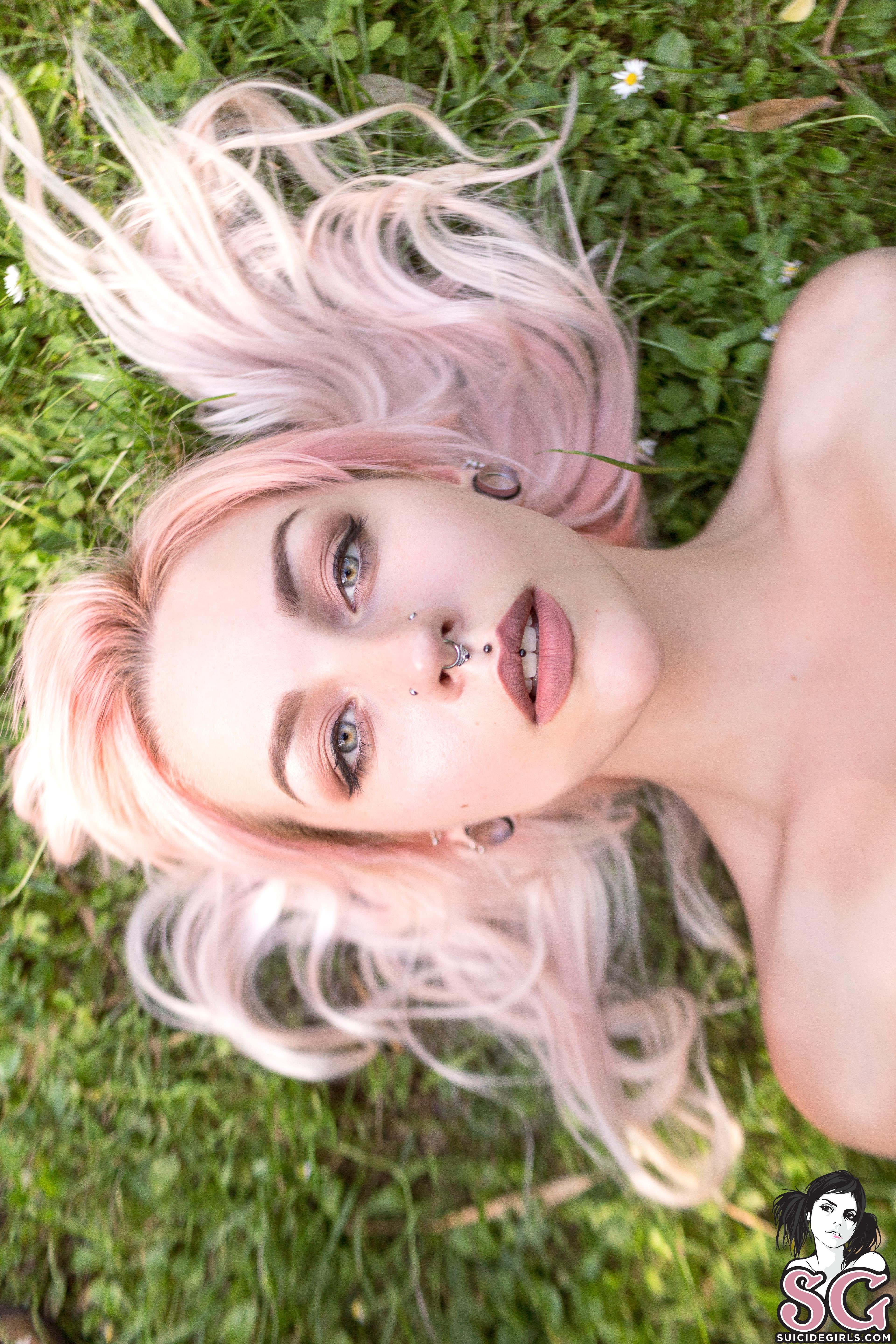 5K, pierced septum, adult, beautiful people, Stretched ears, beautiful woman, smiling, garden, pierced nose, grass, outdoors, plants, long hair, nature, Phone HD Wallpaper