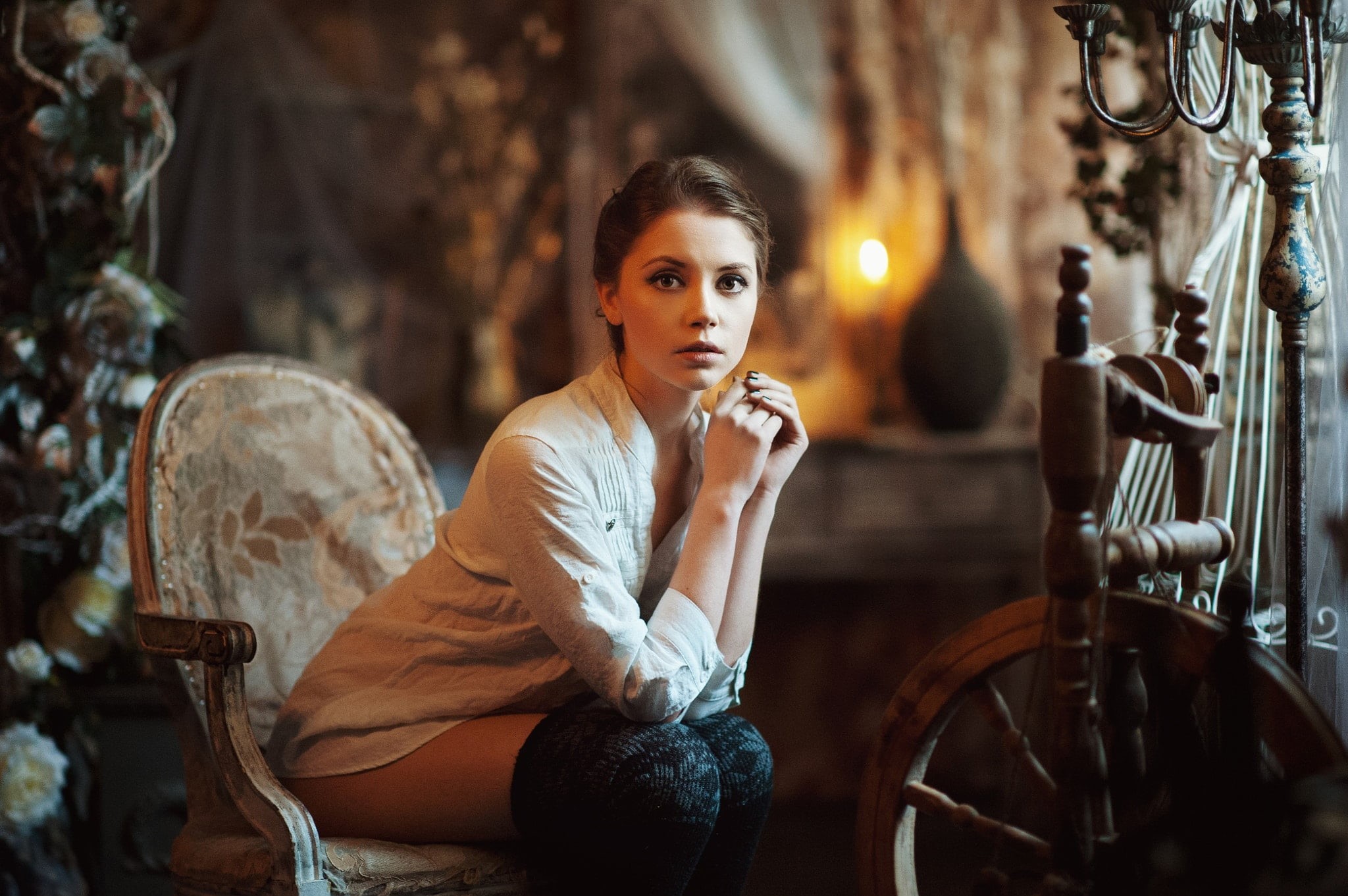 depth of field, portrait, beauty, looking at camera, adult, beautiful people, hair, 1080P, drinking, sitting, indoors, beautiful woman, relaxation, clothing, HD Wallpaper