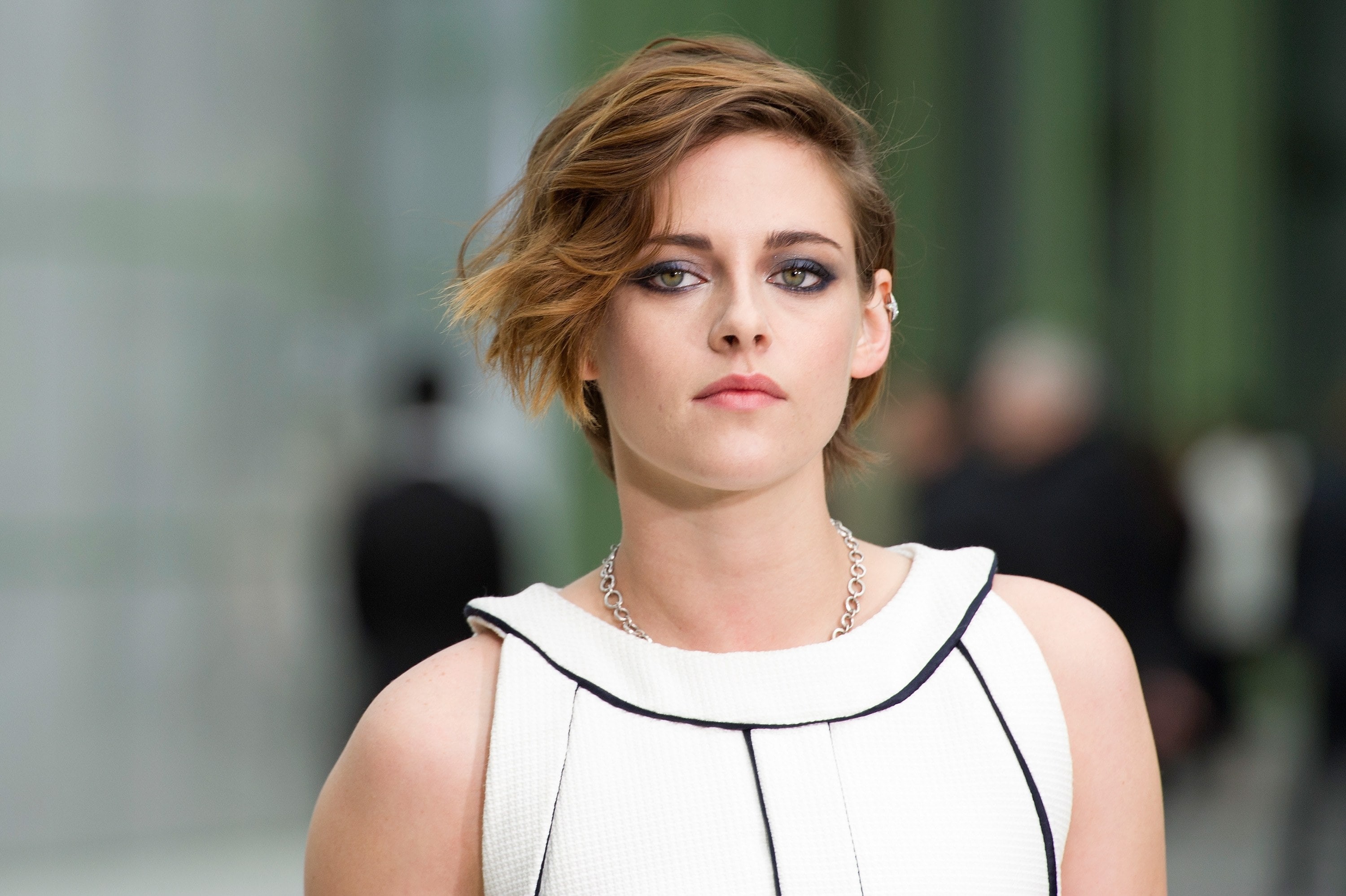 4k, hd, headshot, one person, portrait, celebrities, front view, hair, beautiful people, 2K, beautiful woman, young adult, hairstyle, looking at camera, HD Wallpaper