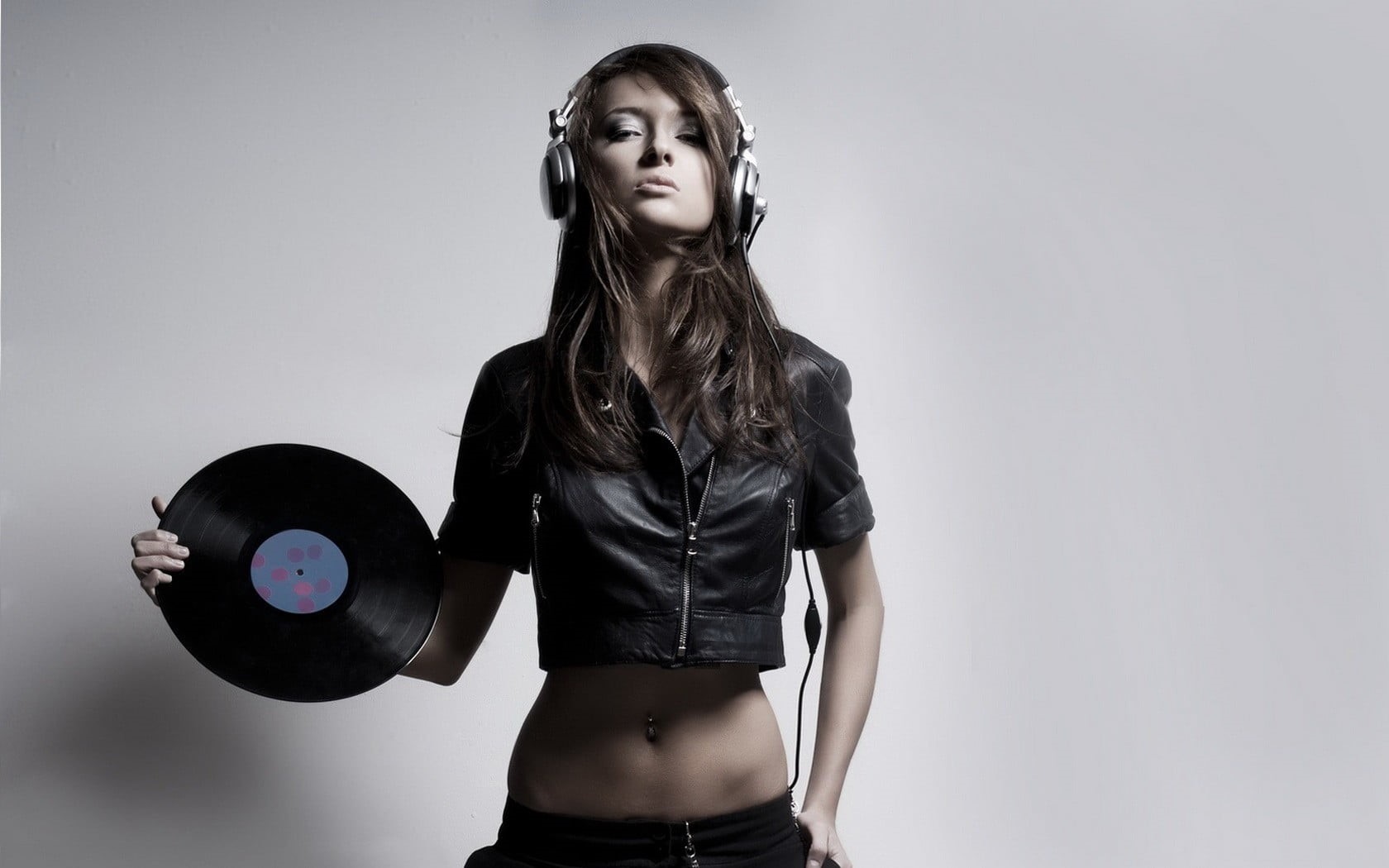 front view, women, hair, young women, white, hairstyle, portrait, DJ, long hair, beautiful woman, belly button, headsets, music, model, brown, beauty, clothing, HD Wallpaper