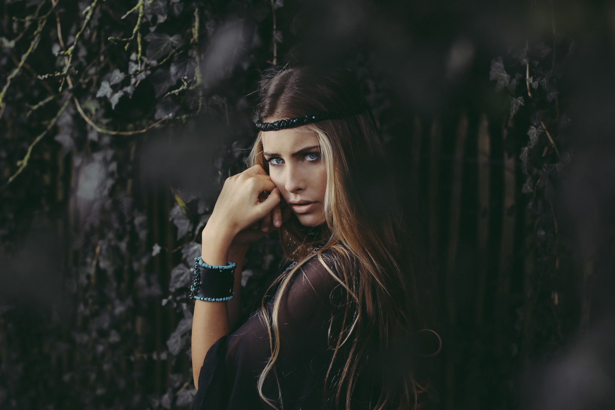 standing, 1080P, outdoors, teenager, tree, blonde, real people, hair, young women, portrait, leisure activity, contemplation, model, land, hairstyle, women, HD Wallpaper