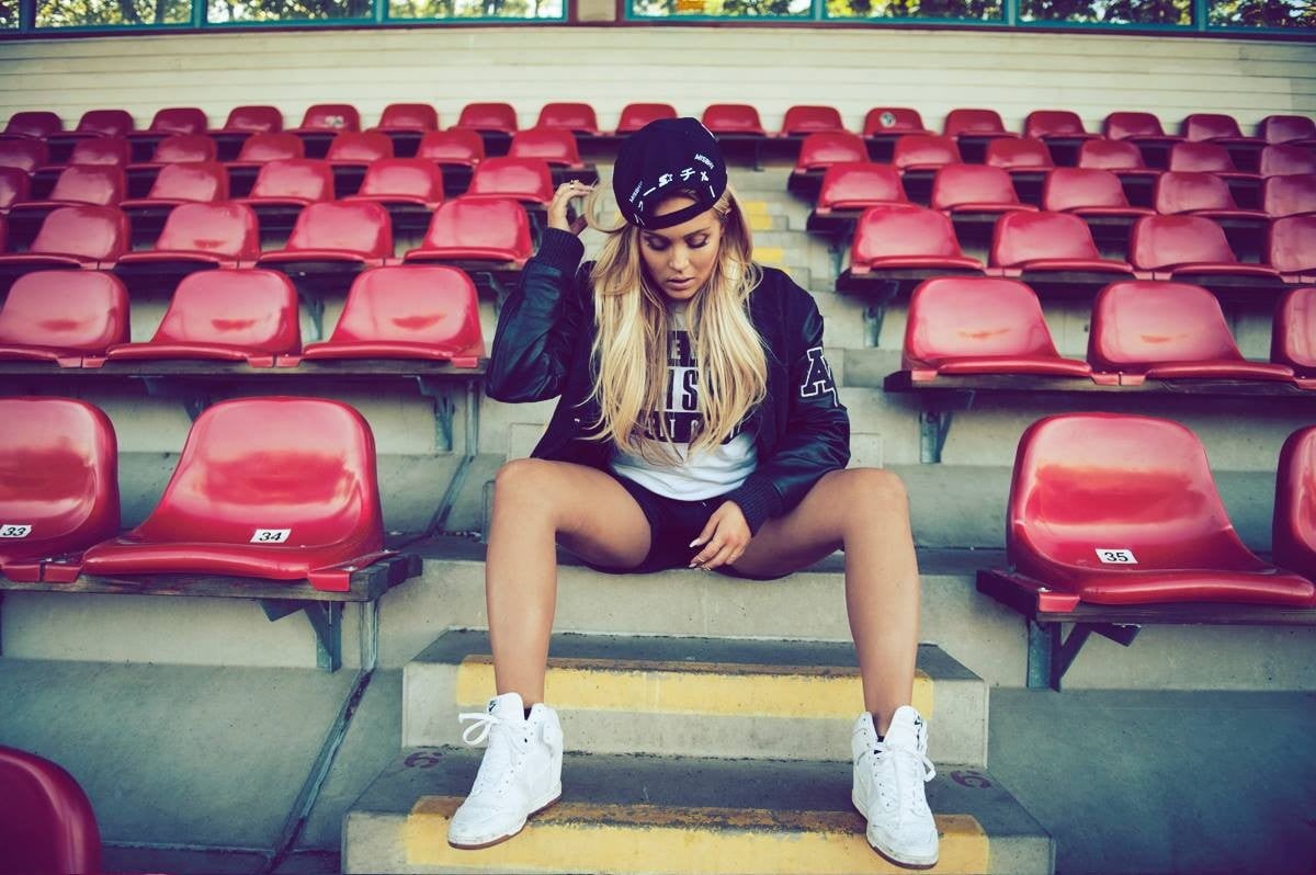 sportswear, fashion, blonde, sitting, women outdoors, young women, young adult, arts culture and entertainment, beautiful woman, real people, glasses, lifestyles, HD Wallpaper
