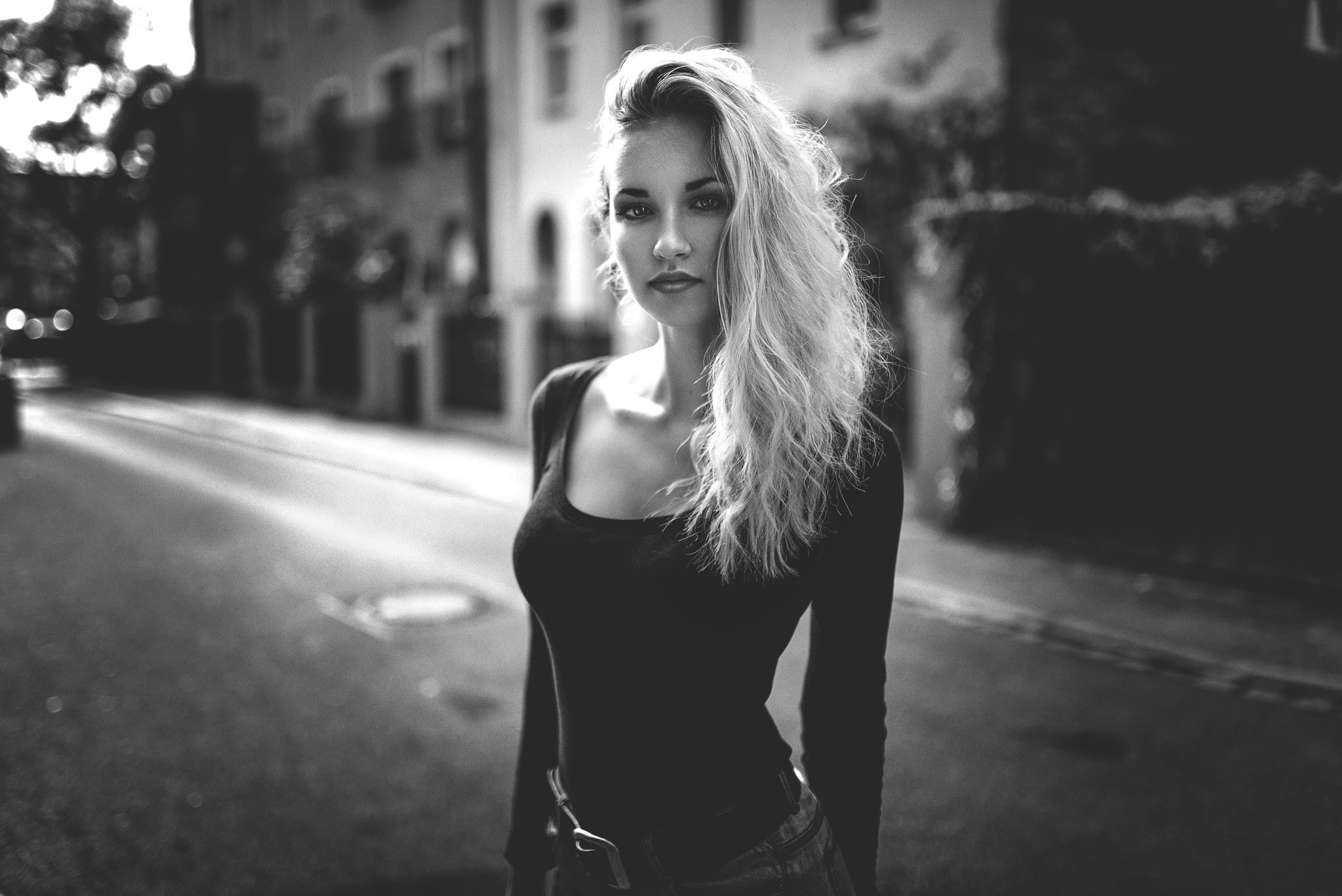 focus on foreground, smiling, Miro Hofmann, real people, portrait, hairstyle, front view, leisure activity, hair, beautiful woman, standing, casual clothing, HD Wallpaper
