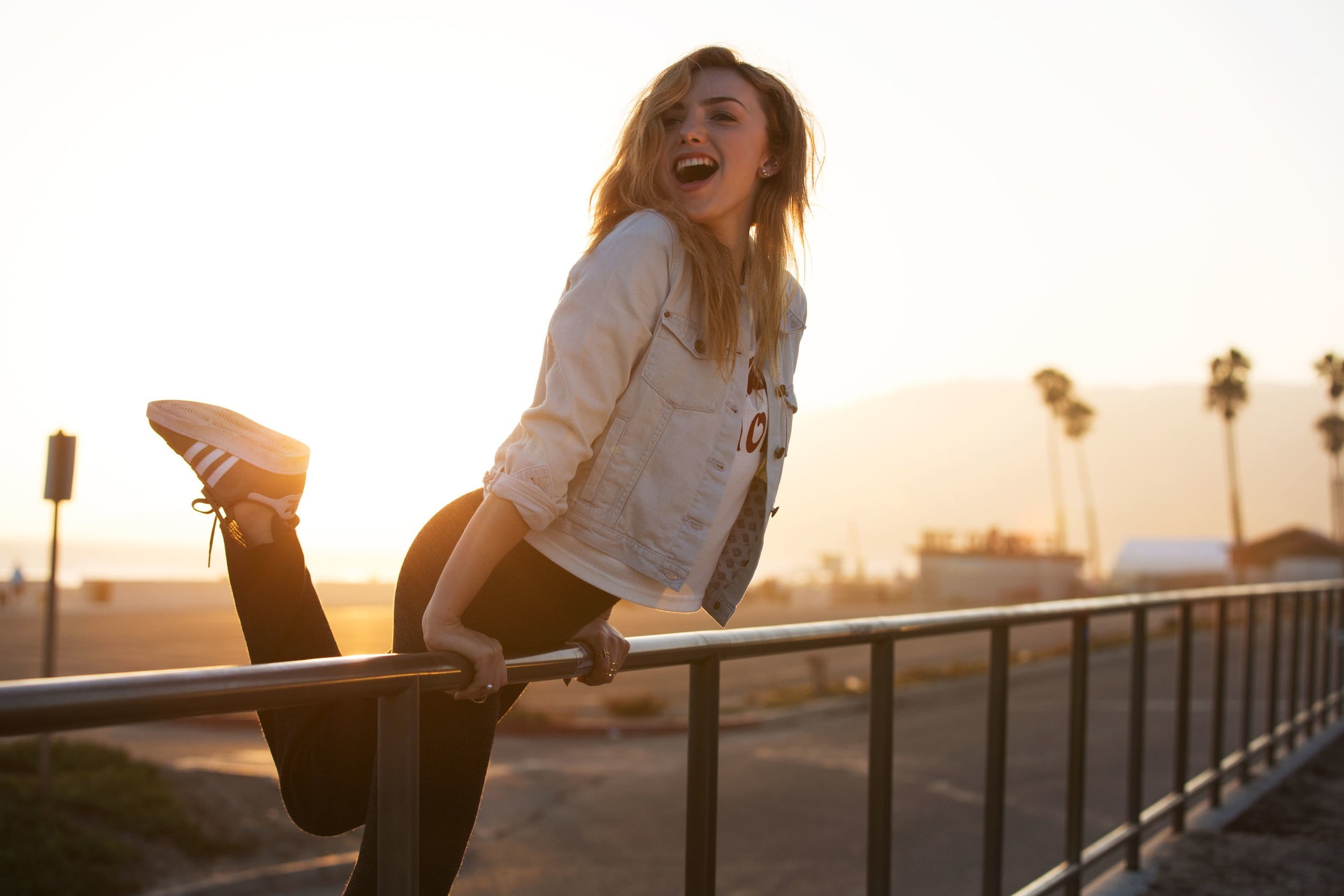 young adult, emotion, leisure activity, road, peyton, leggings, sneakers, building, laughing, open mouth, one person, positive emotion, actress, sunlight, HD Wallpaper