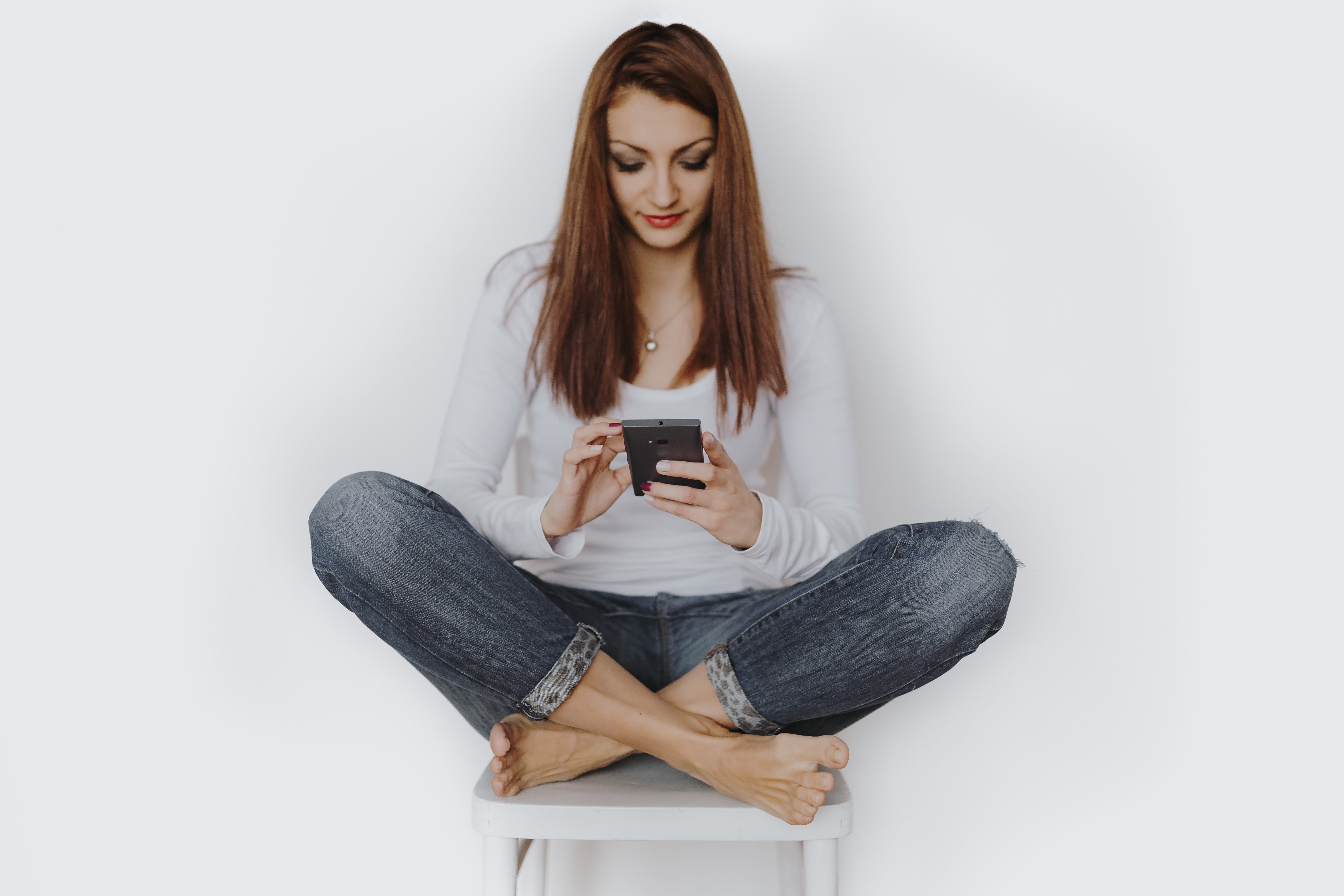 female, one person, cellphone, communication, jeans, wireless technology, hairstyle, beautiful, mobile phone, smartphone, mobile, smart phone, businesswoman, HD Wallpaper