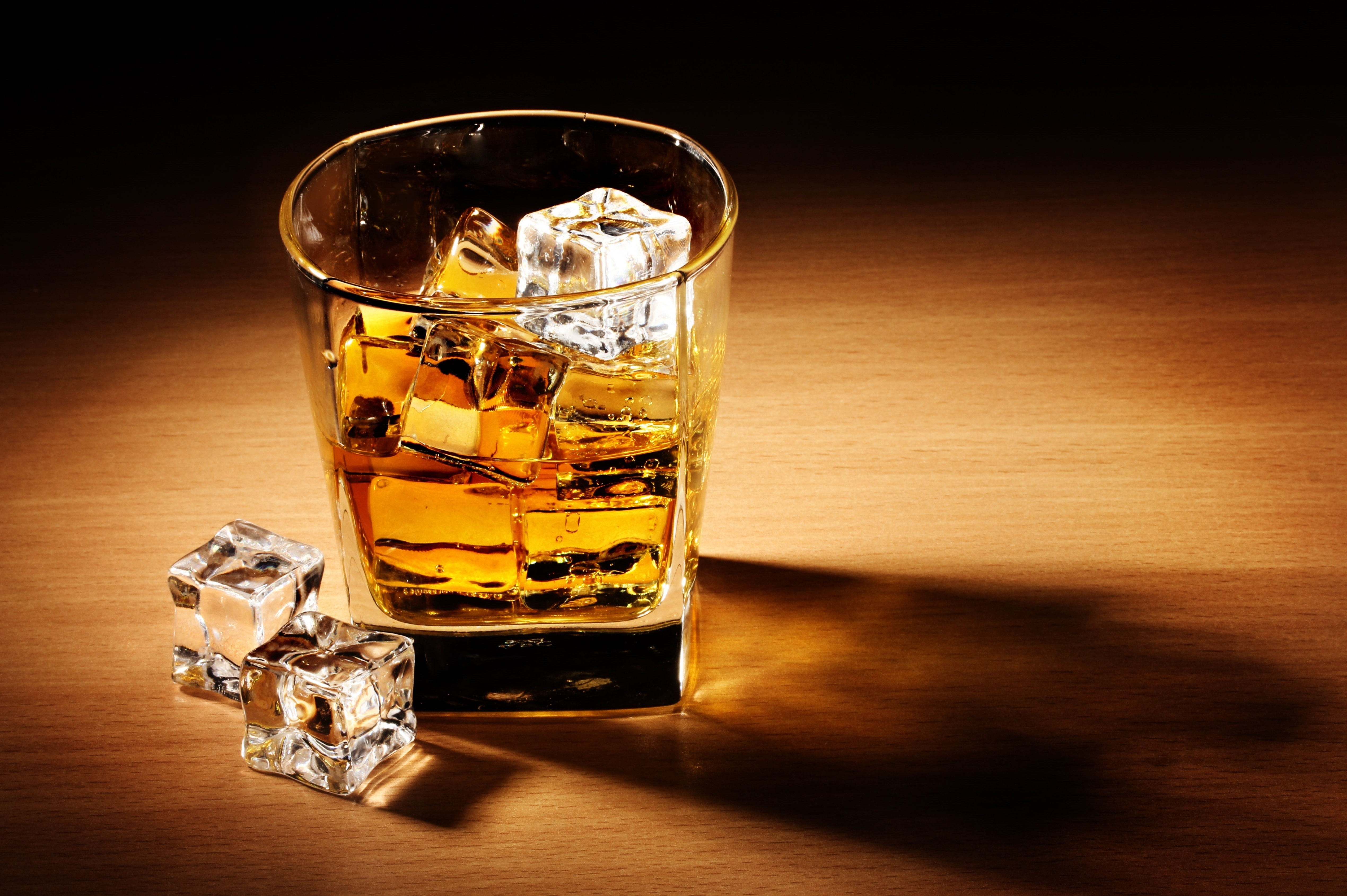 glass, whisky, beer, macro, 4K, HD Wallpaper