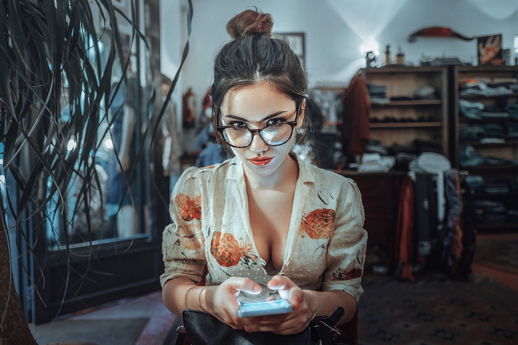 cleavage, wireless technology, casual clothing, young adult, 1080P, young women, beauty, portable information device, glasses, eyeglasses, technology, HD Wallpaper
