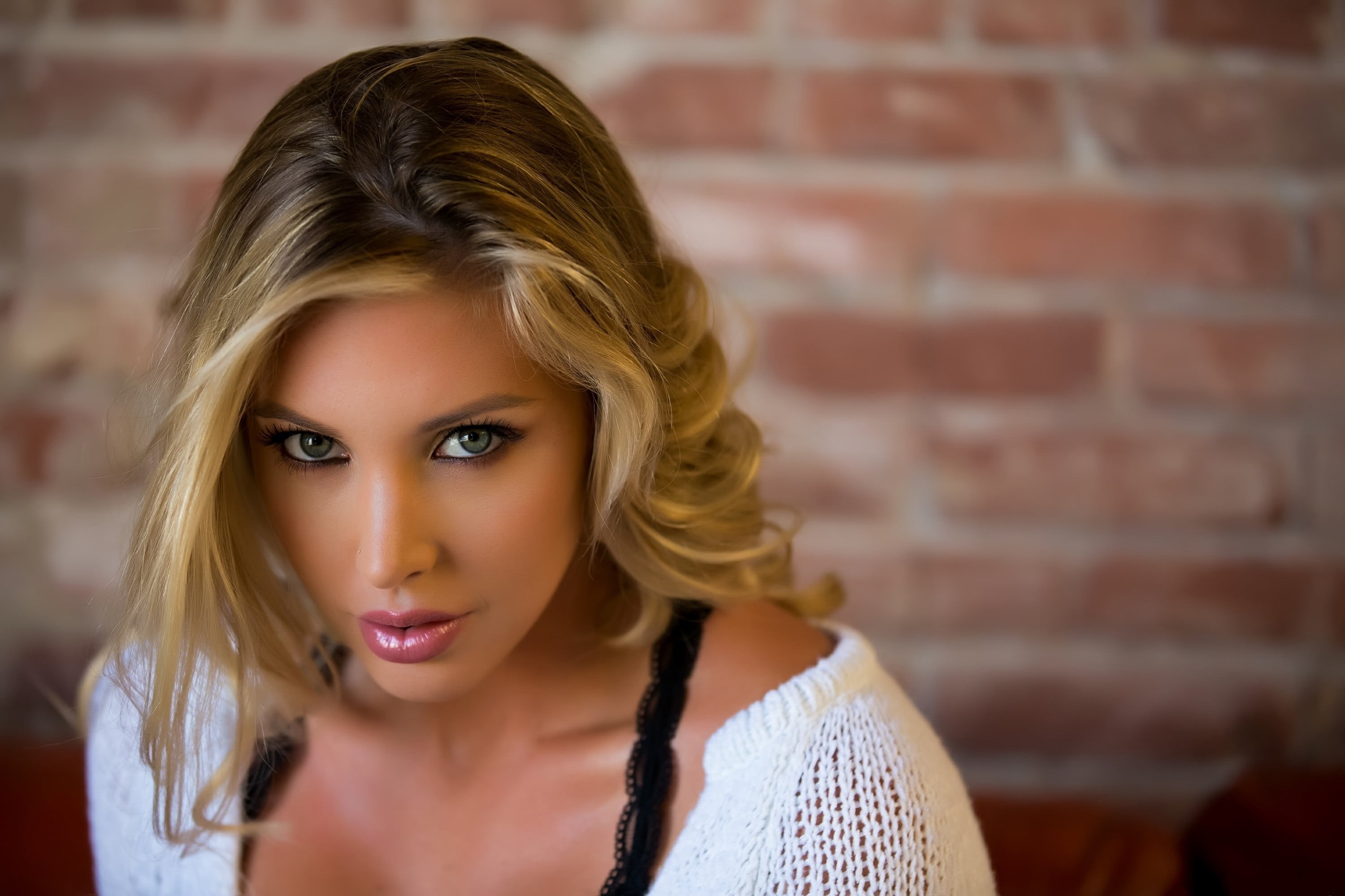 human hair, hair, brick wall, front view, one person, blonde, model, young women, close-up, eyes, sweater, headshot, Samantha Saint, s, wall, makeup, lips, HD Wallpaper