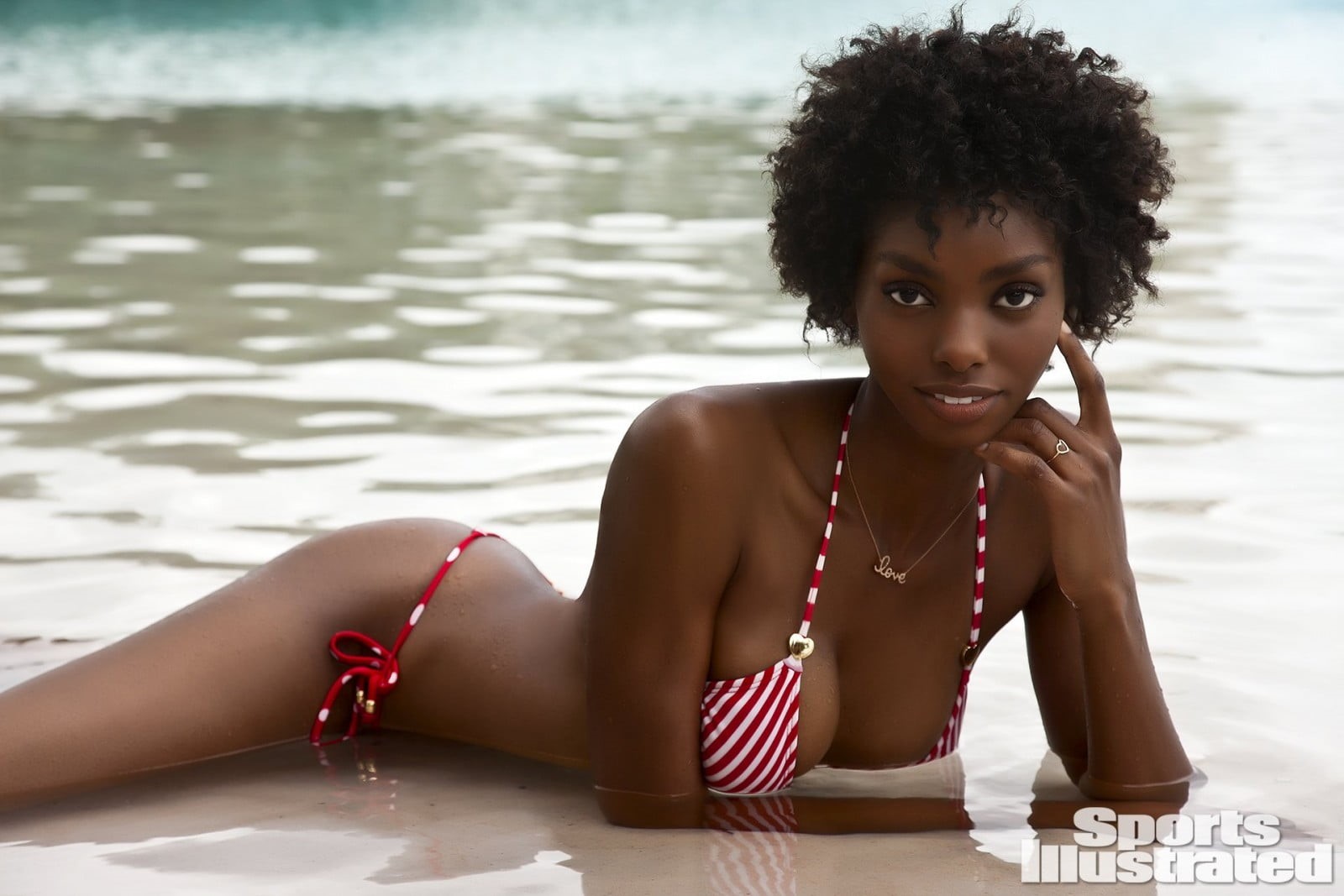 real people, sitting, front view, adult, young women, leisure activity, lifestyles, ebony, swimwear, 720P, outdoors, portrait, sport, looking at camera, HD Wallpaper