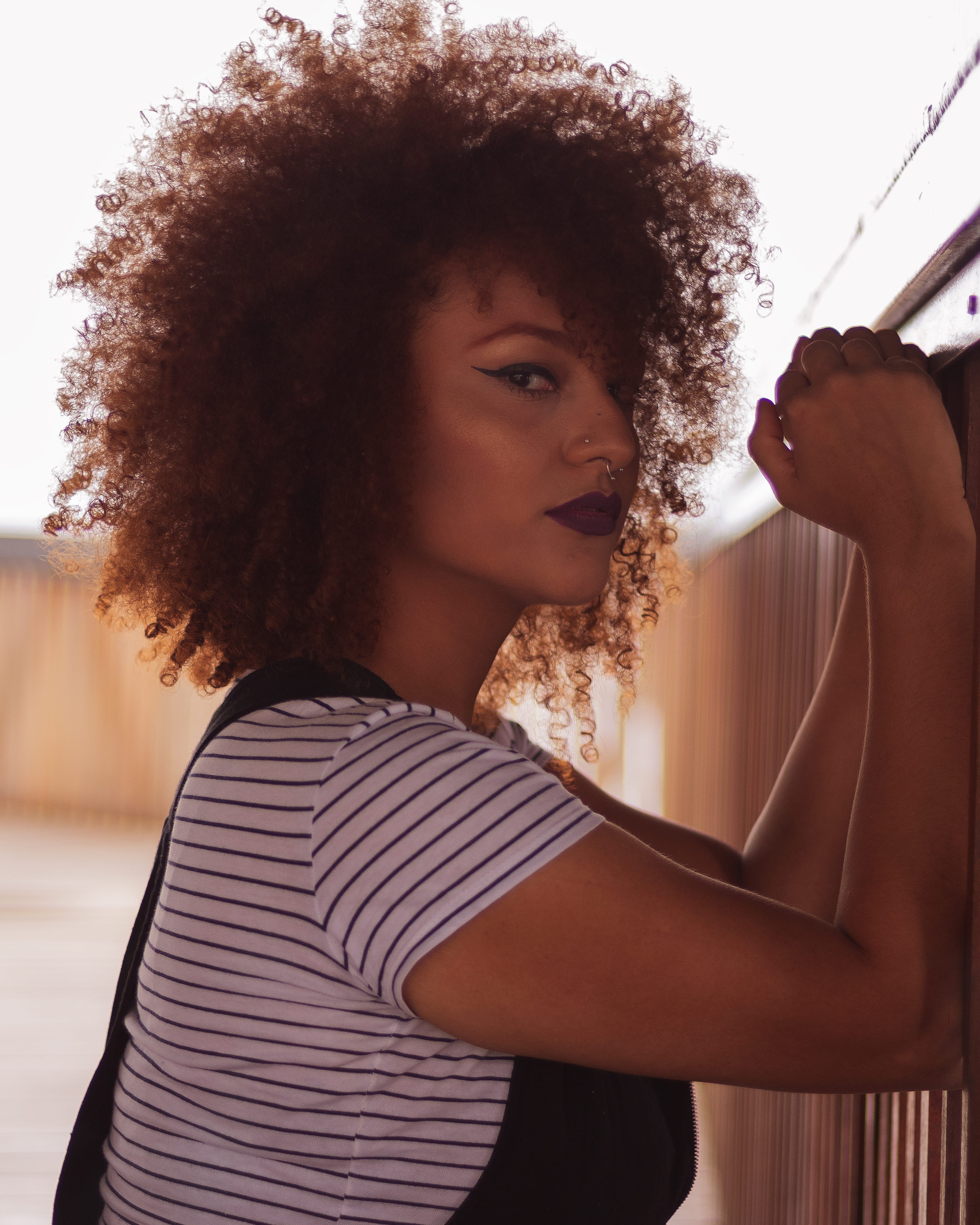 eyes, 4K, grey, casual clothing, style, cute, leisure activity, afro, elegant, curly hair, pose, standing, hair, white, young adult, waist up, hairstyle, Phone HD Wallpaper