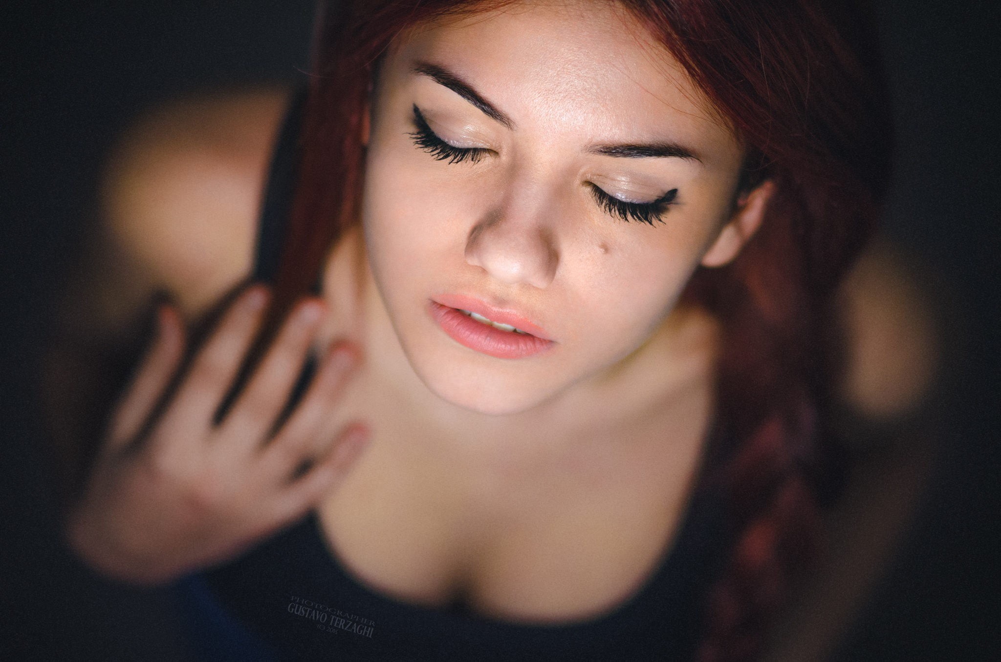 depth of field, human body part, front view, young adult, brown hair, eyes closed, Gustavo Terzaghi, hand, face, beautiful woman, emotion, make-up, fashion, HD Wallpaper
