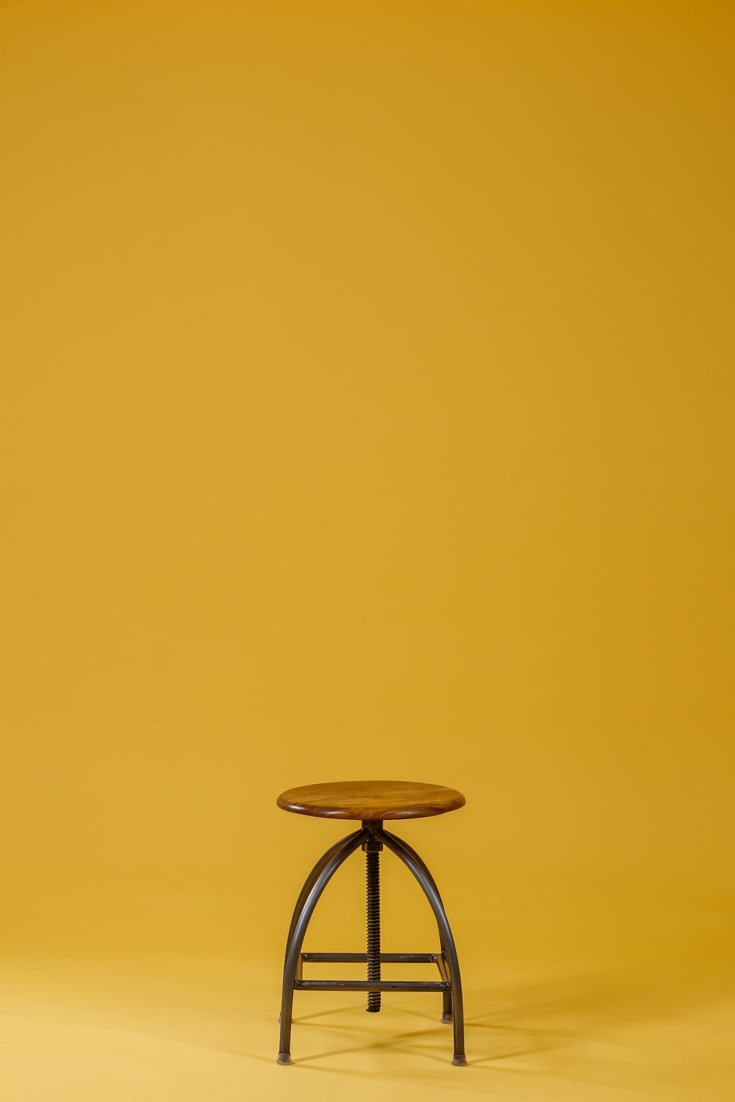 absence, pub, still life, close-up, dining table, seat, studio, furniture, lamp, bar stool, brown, electric lamp, base, chair, wooden, wood, cut out, background, Phone HD Wallpaper