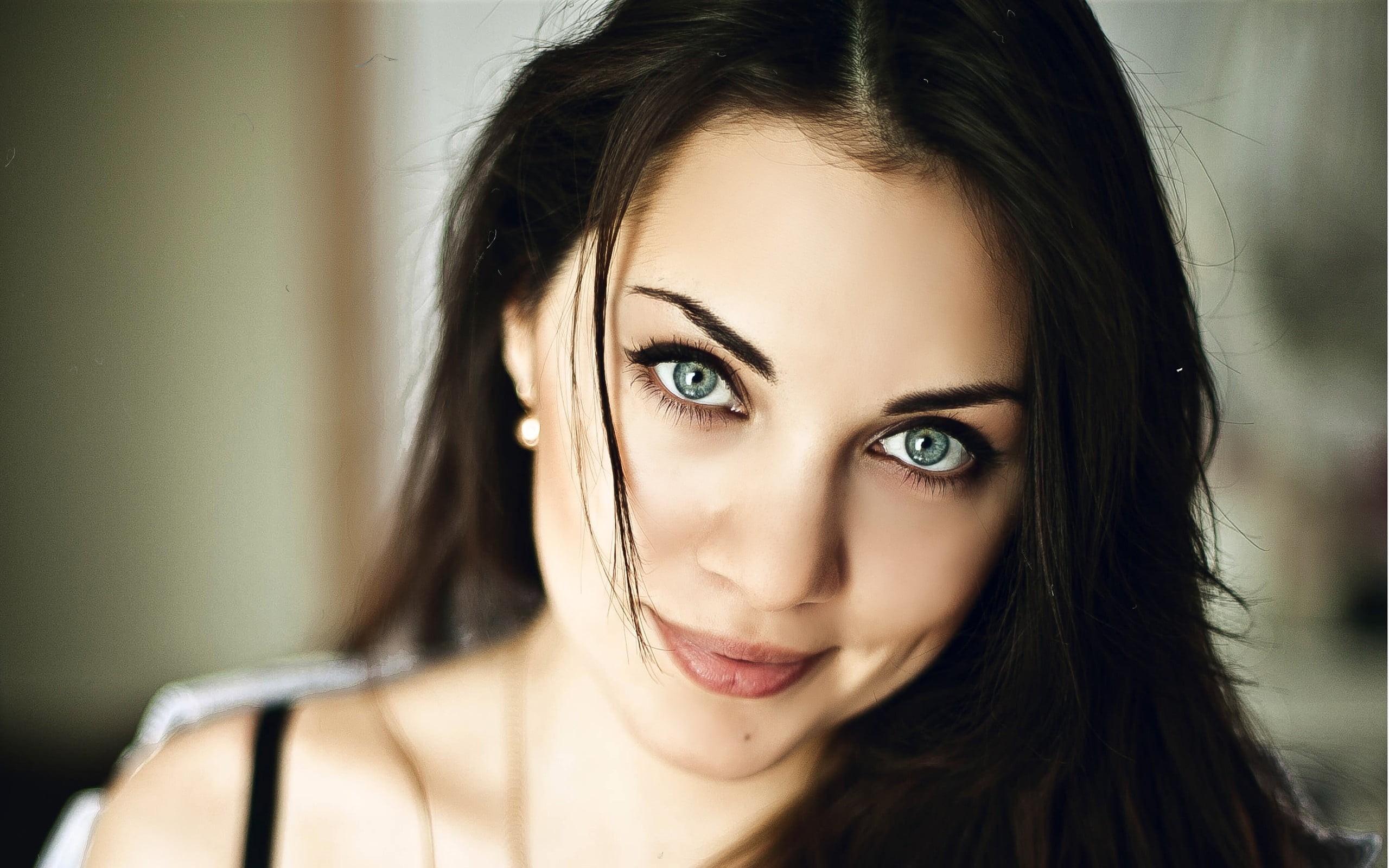 beautiful woman, eyeliner, women, body part, looking at camera, Lussie Lynch, human face, beauty, one person, hair, portrait, looking at viewer, headshot, HD Wallpaper
