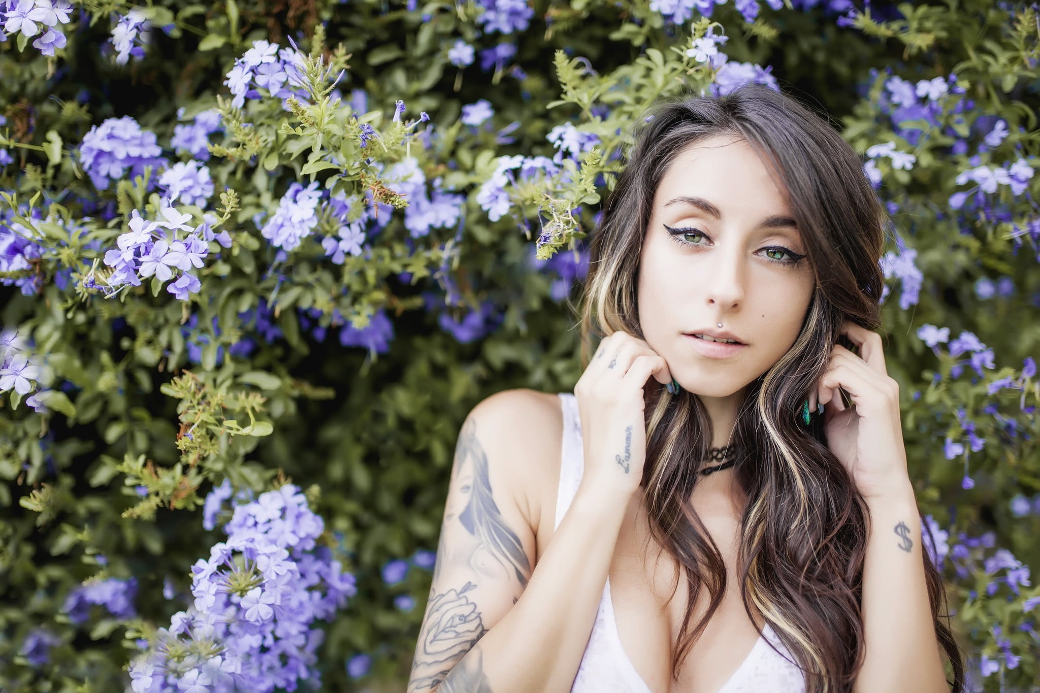 real people, flowering plant, long hair, 1080P, choker, flower head, one person, contemplation, leisure activity, young adult, looking at camera, vulnerability, HD Wallpaper