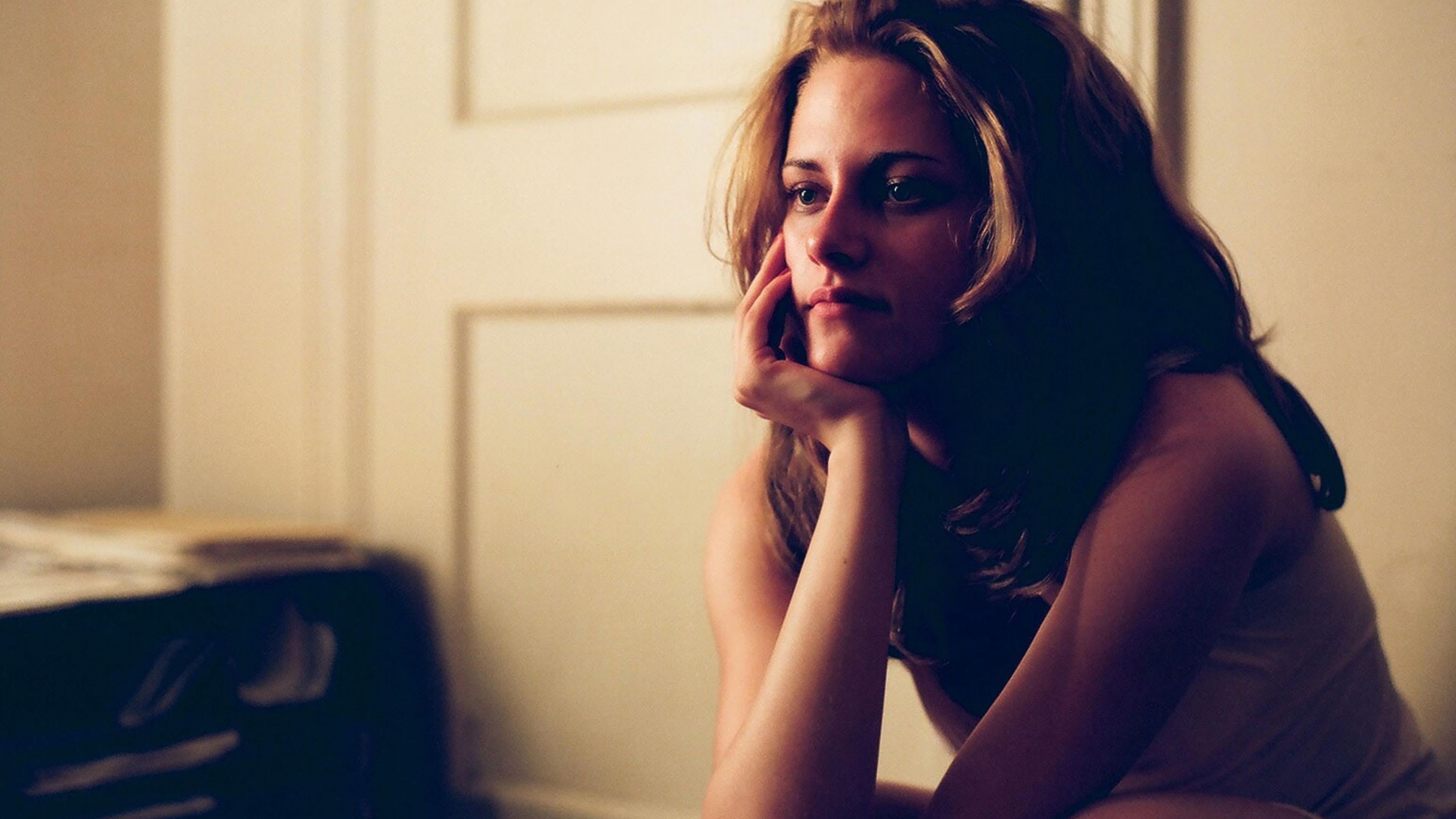 women, relationship difficulties, hopelessness, indoors, portrait, despair, disappointment, one person, actress, hairstyle, emotion, Kristen Stewart, grief, HD Wallpaper