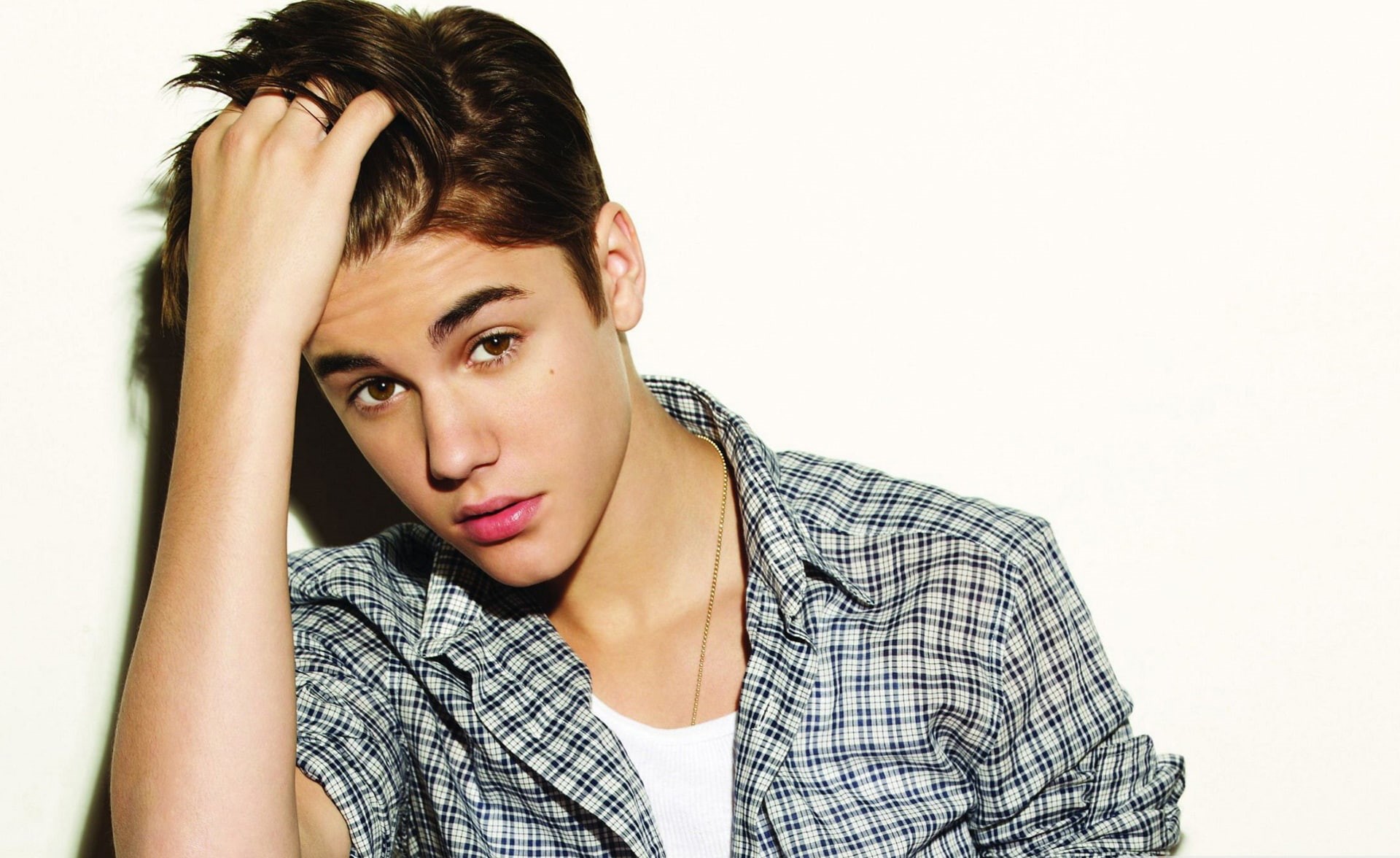 sadness, teenager, casual clothing, headshot, hopelessness, bieber, depression - sadness, adolescence, portrait, contemplation, despair, emotion, young adult, HD Wallpaper