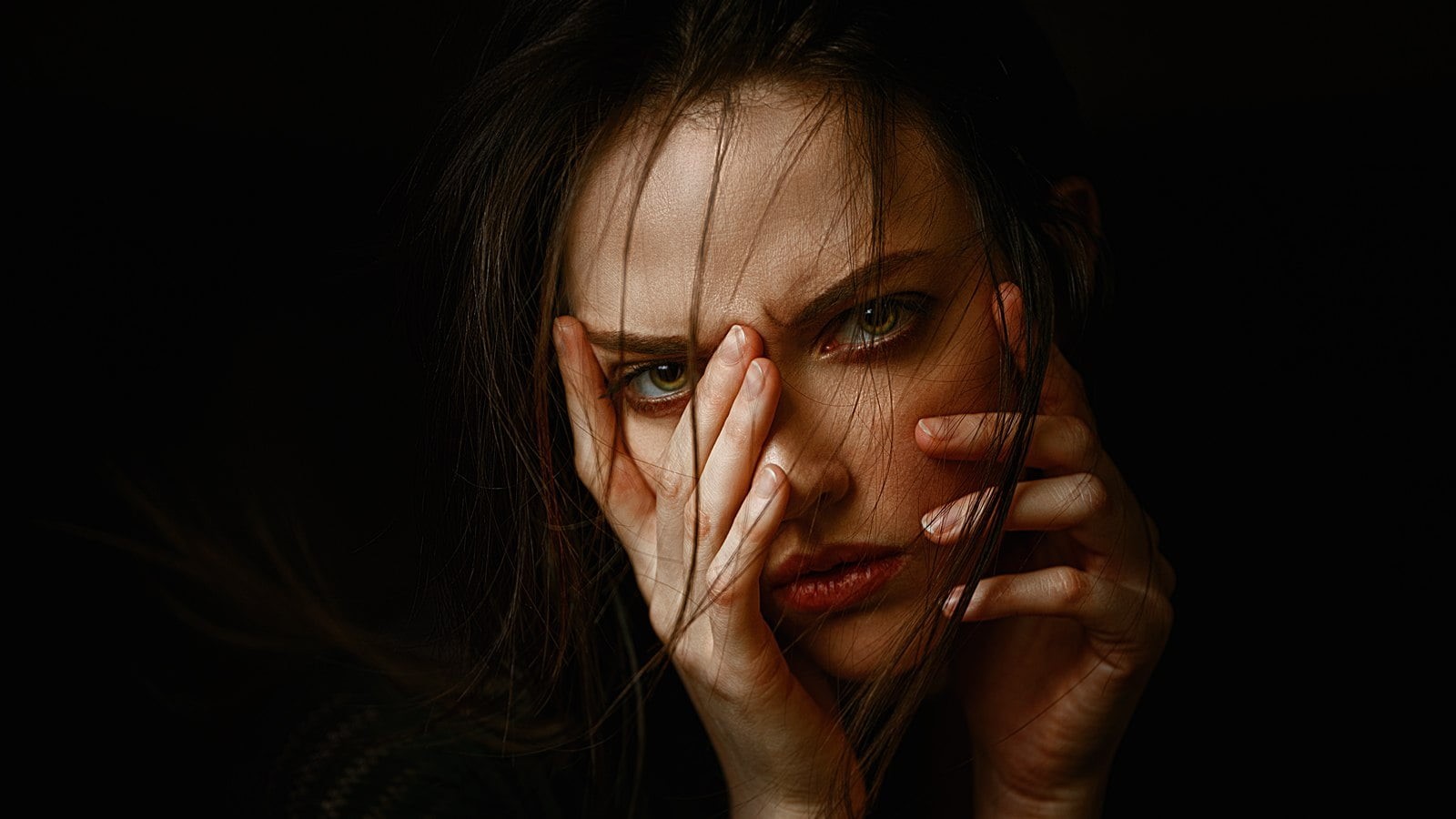 body part, mental health, dark, aggression, black background, looking at camera, Georgy Chernyadyev, young adult, 720P, emotion, hopelessness, evil, model, HD Wallpaper