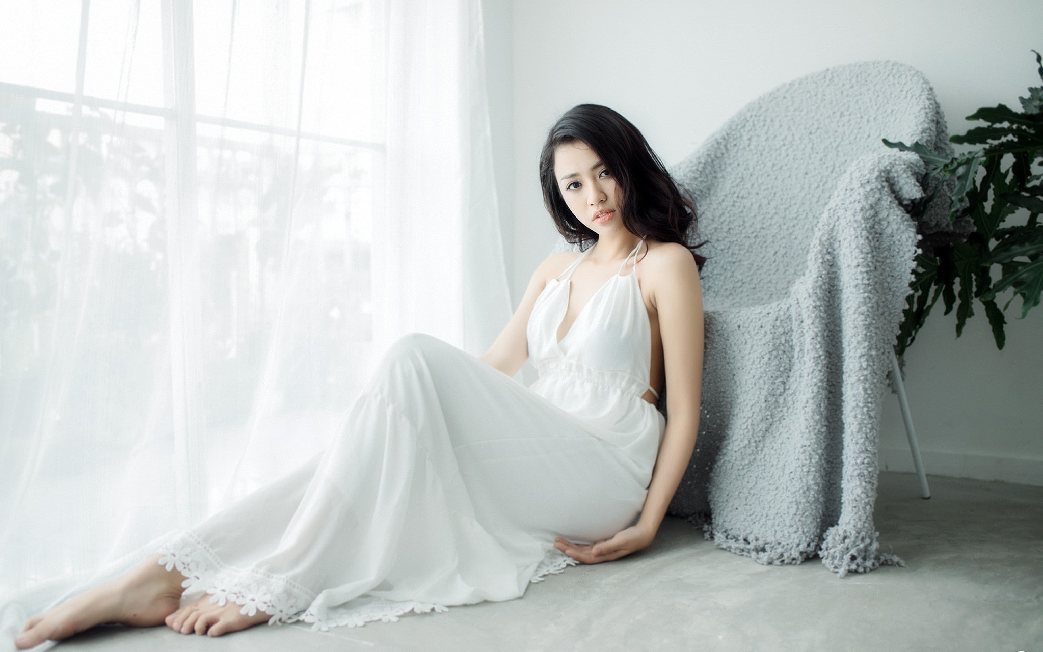 barefoot, indoors, 1080P, sitting, Asian, adult, full length, beauty, clothing, beautiful woman, one person, black hair, women, white color, lifestyles, HD Wallpaper