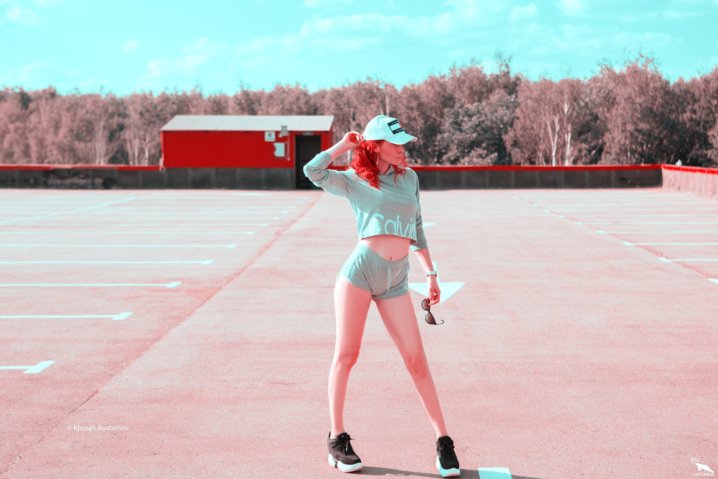 baseball cap, Tommy Hilfiger, women outdoors, short shorts, women, Calvin Klein, sneakers, redhead, sportswear, sunglasses, belly, 1080P, hoop earrings, HD Wallpaper