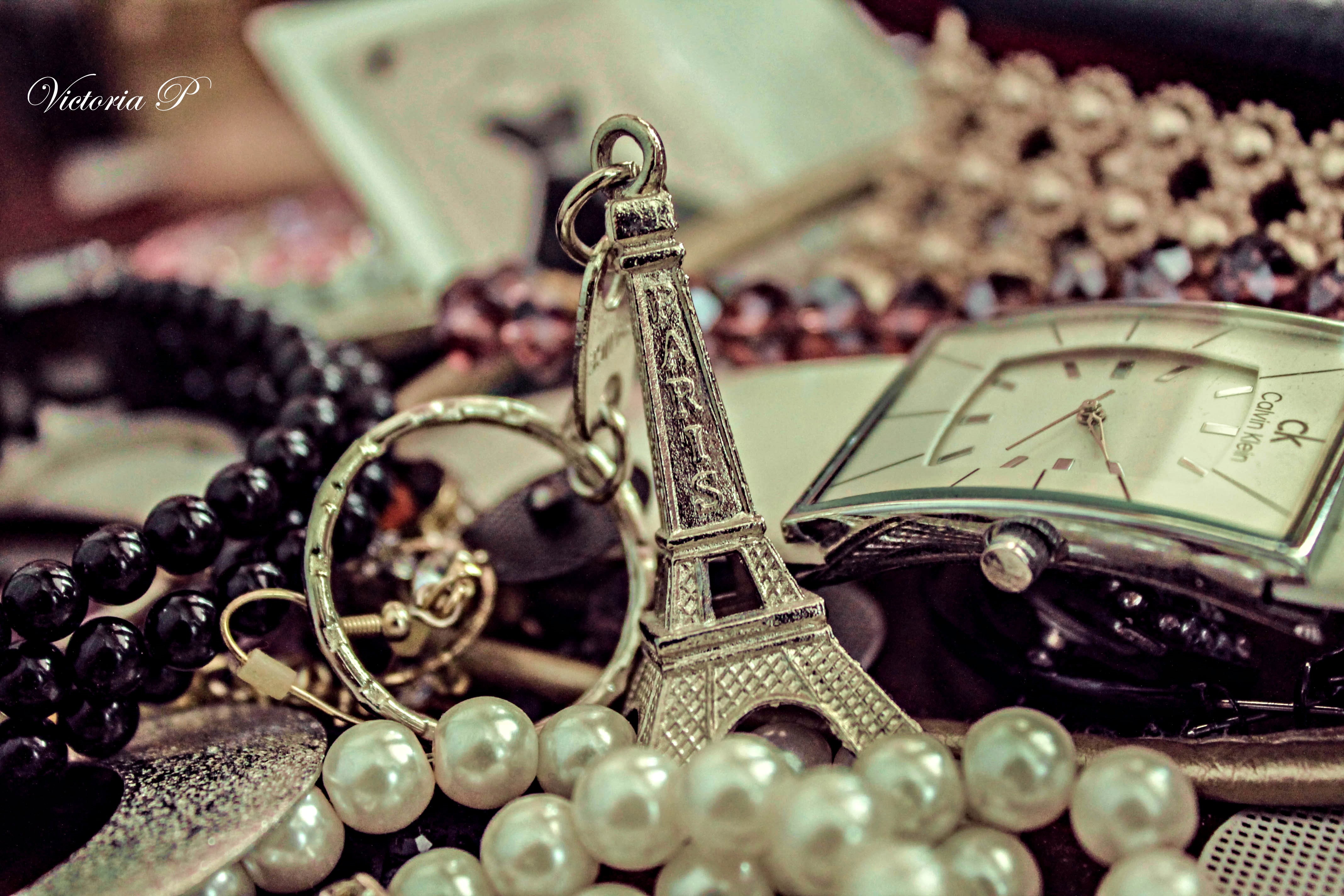 perfume, luxury, cross, close-up, keychain, watch, pearl, metal, time, silver colored, Paris, focus on foreground, belief, indoors, still life, 4K, necklace, HD Wallpaper