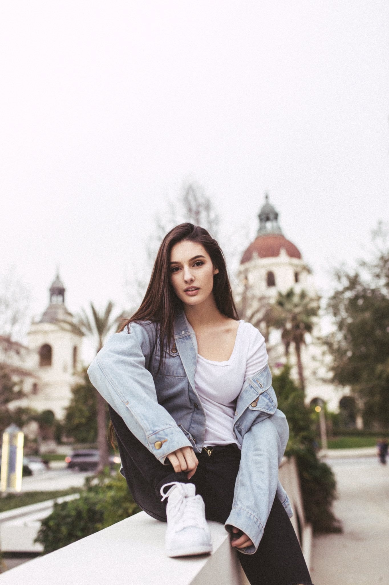 brunette, architecture, beautiful people, brown hair, beautiful woman, emotion, adult, casual clothing, hairstyle, women, jeans jacket, young adult, relaxation, Phone HD Wallpaper