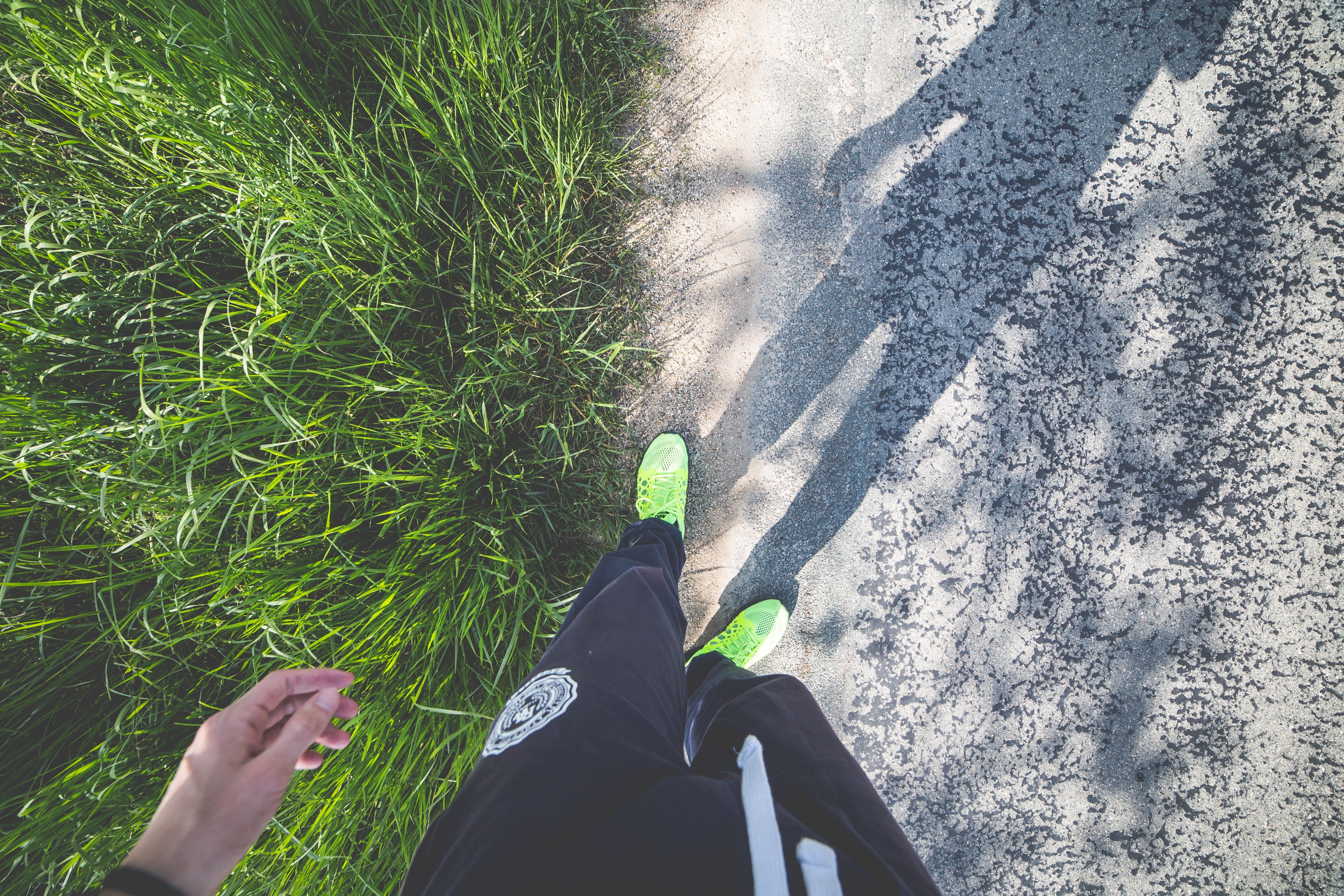 tracksuit, nature, human foot, real people, limb, exercise, sport, green color, adult, adults only, shoe, winter, personal perspective, shadow, one Person, HD Wallpaper
