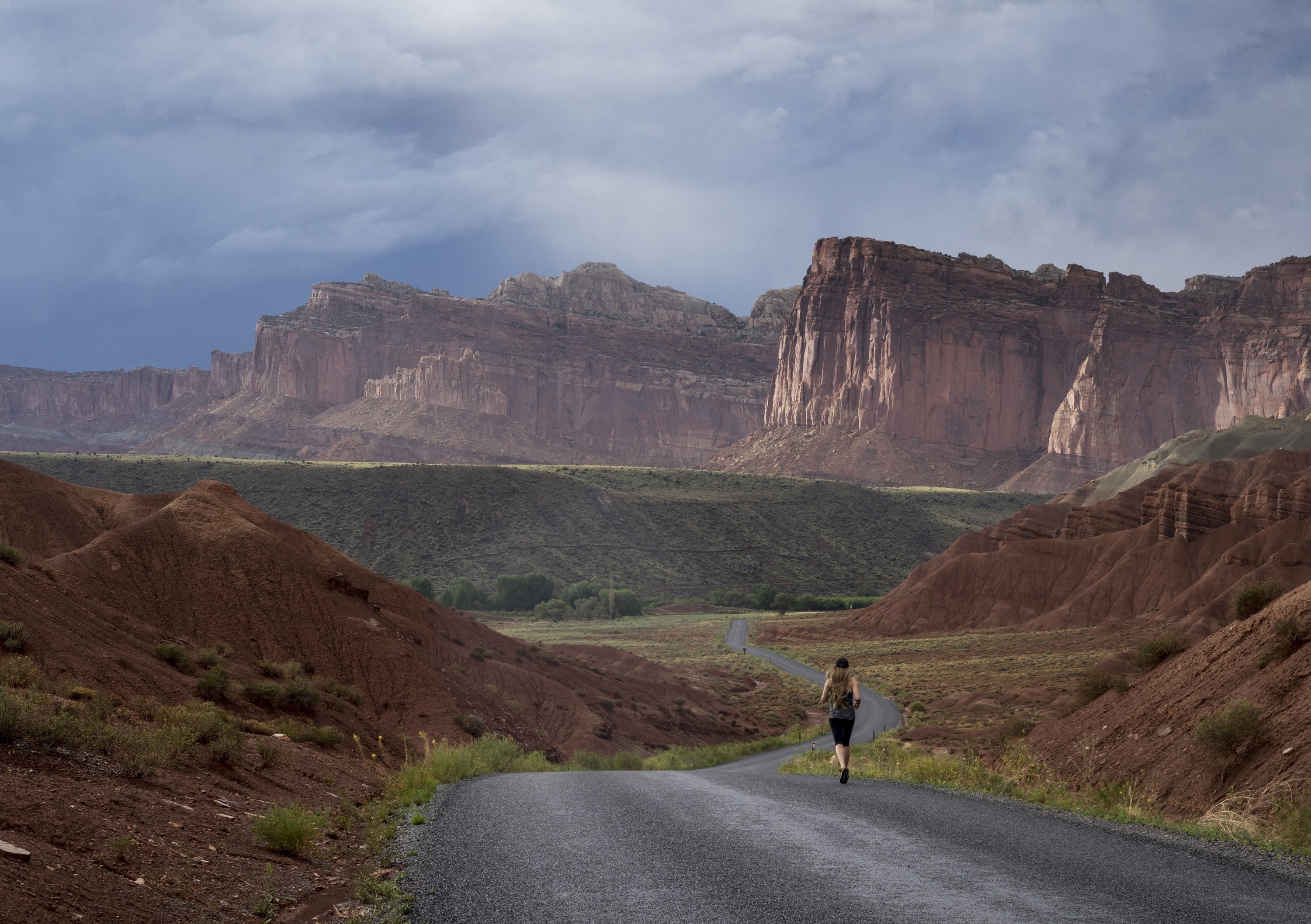 cardio, one person, beauty in nature, lifestyles, run, non-urban scene, healthy, running, mountain, fit, scenics, daytime, landscape, leisure activity, HD Wallpaper