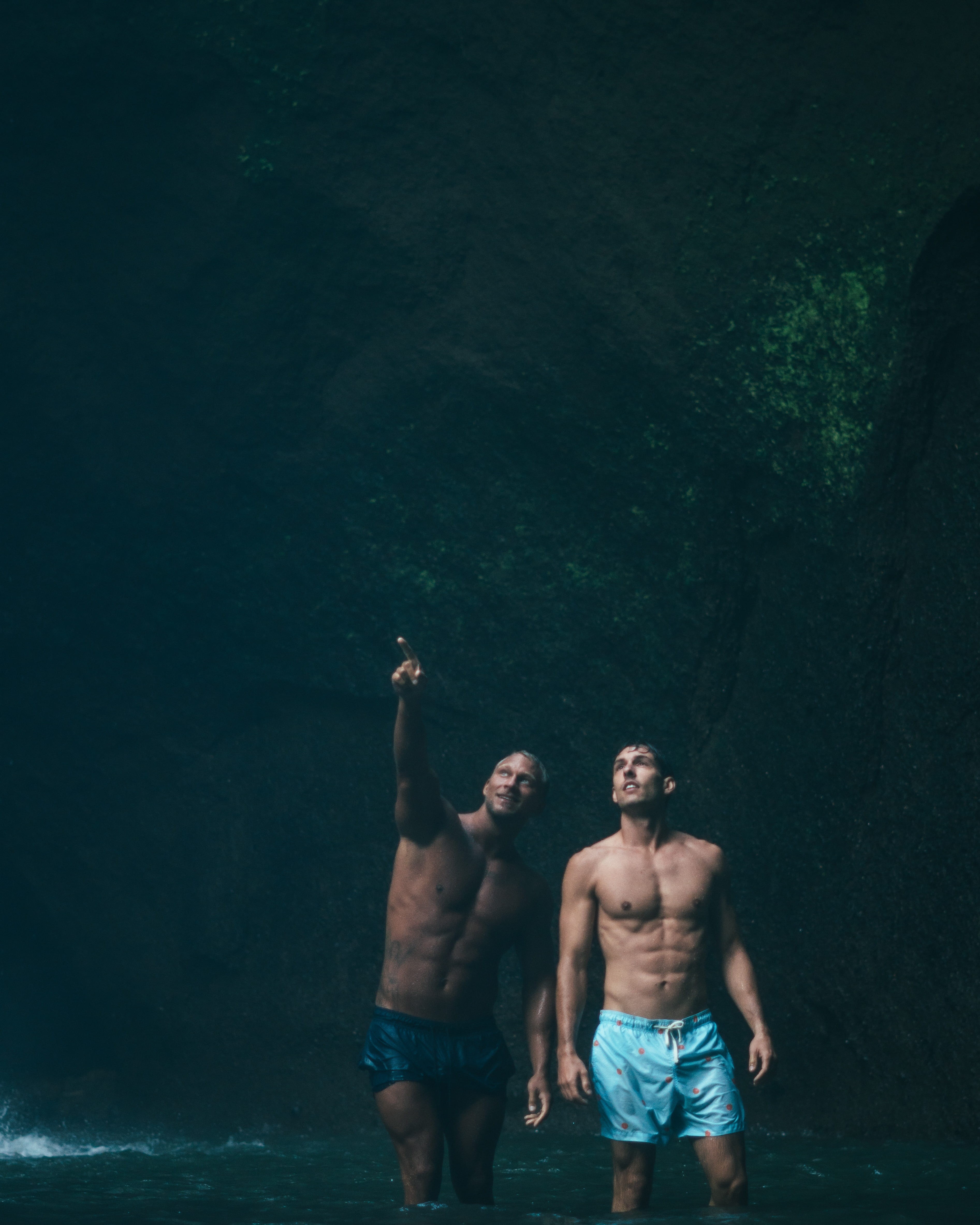 shirtless, people, three people, friends, health, training, strong, land, outdoors, travel, adult, athlete, real people, shorts, active, three quarter length, Phone HD Wallpaper