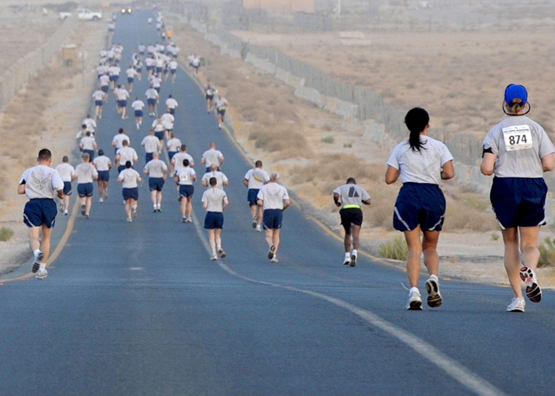 competitive Sport, healthy, lifestyles, day, desert, sports Race, jogging, sports Clothing, leisure activity, runners, across, walking, child, crowd, caucasian Ethnicity, HD Wallpaper