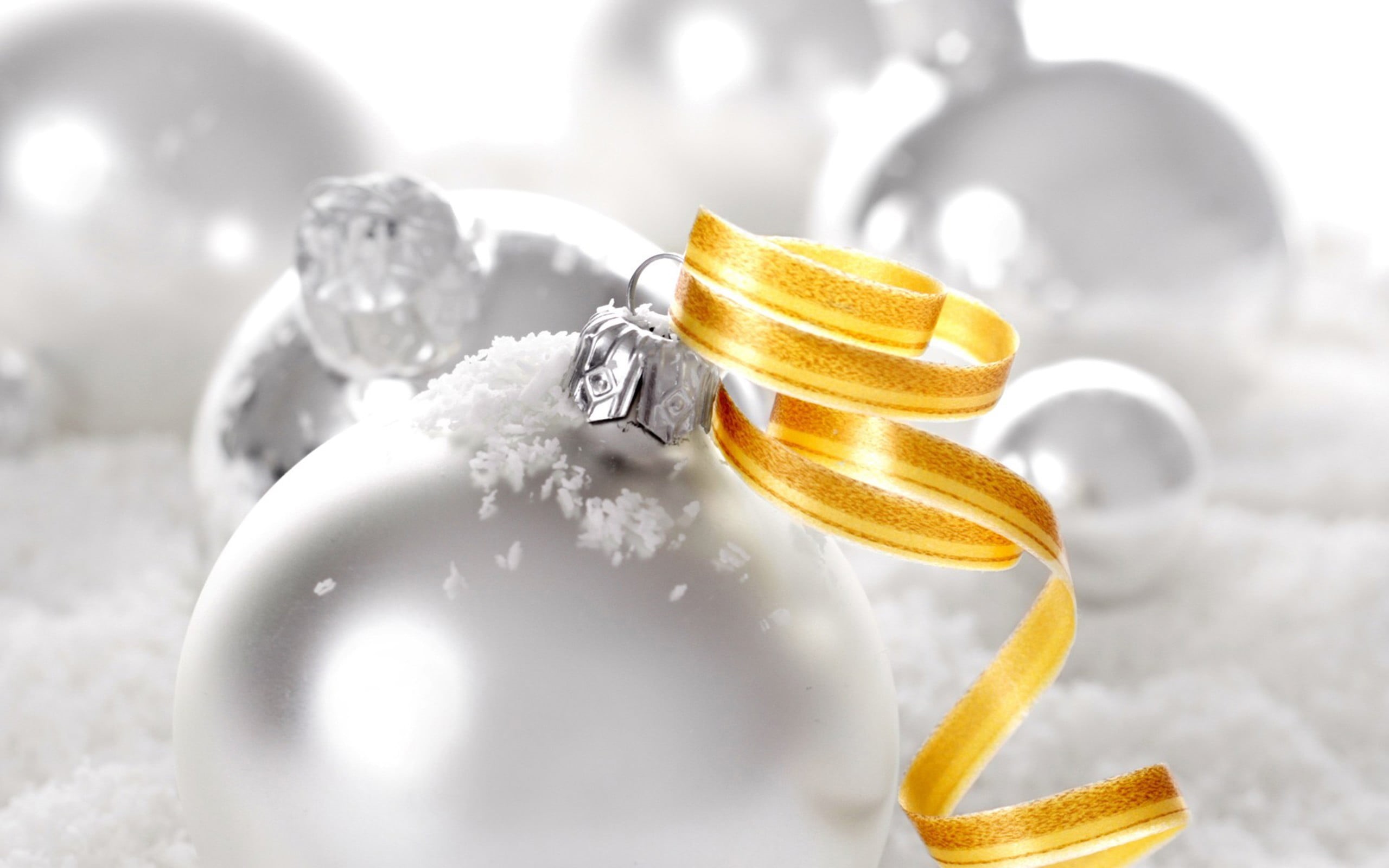 gift, ribbon, studio shot, selective focus, christmas decoration, no people, white background, focus on foreground, jewelry, celebration, silver, christmas, HD Wallpaper
