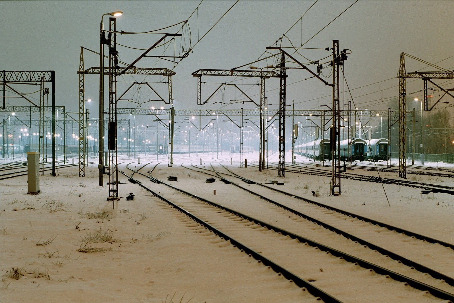 technology, railroad track, connection, cable, electricity, winter, train station, station, mode of transportation, 720P, train, nature, system, rail transportation, HD Wallpaper
