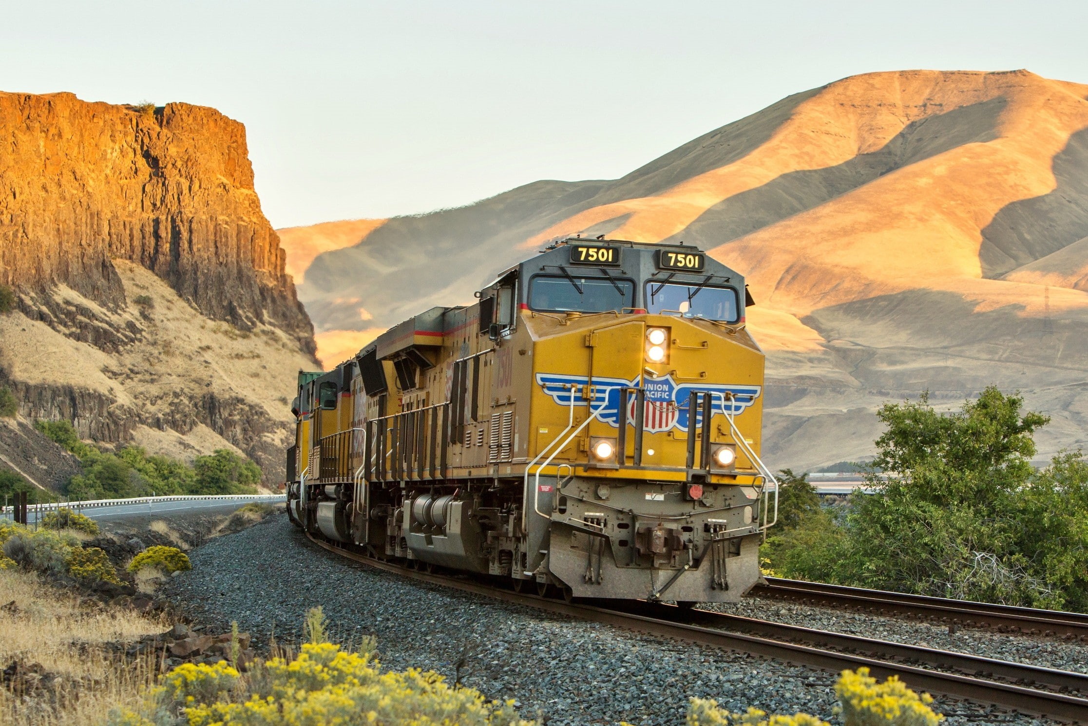 landscape, public transportation, mode of transportation, mountain, rail transportation, desert, train - vehicle, locomotive, cliff, transportation, shadow, HD Wallpaper