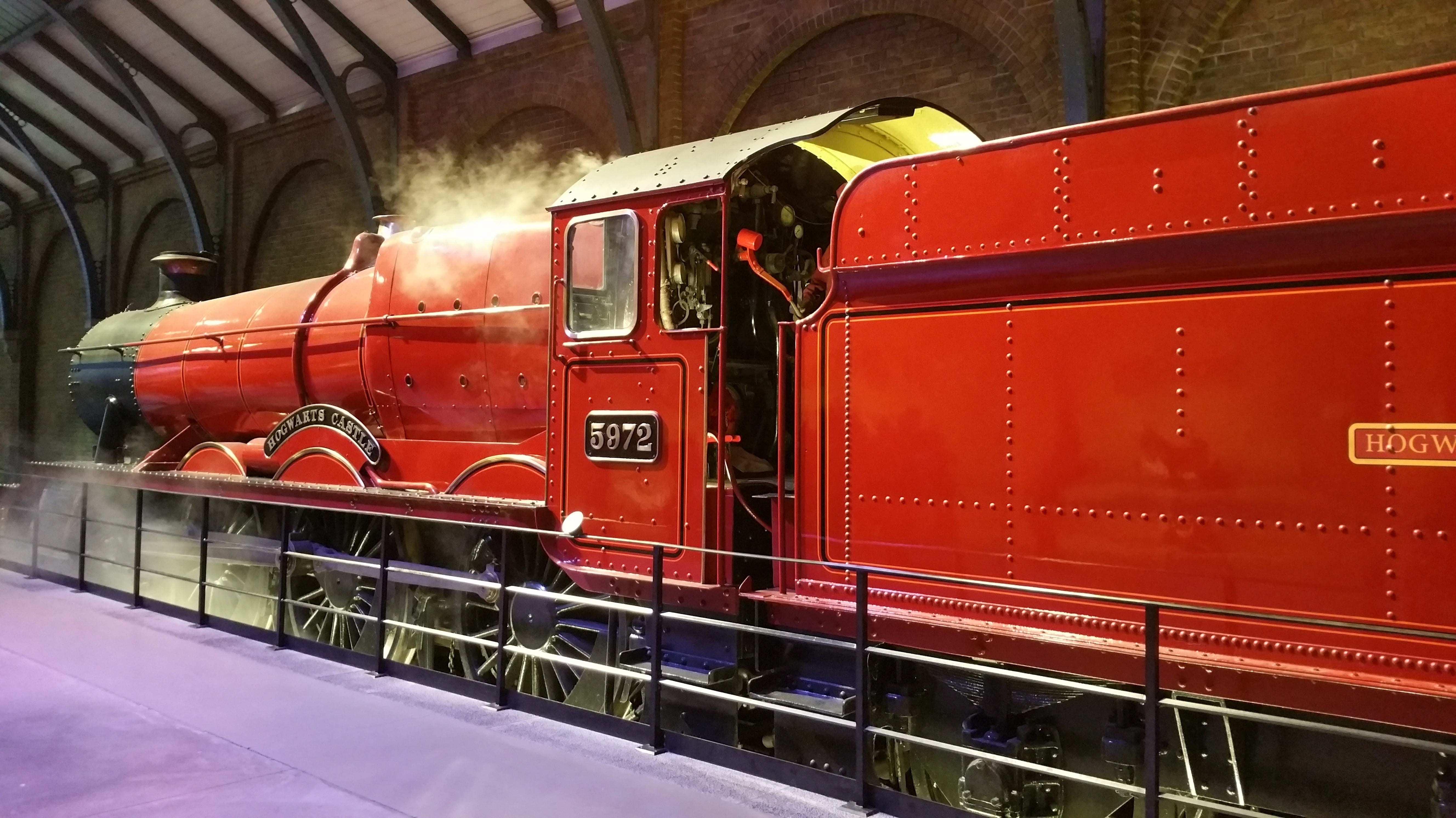 transportation, warner bros, warner studio, train, metal, travel, architecture, harry potter studio, 5K, outdoors, harry potter, red, commercial land vehicle, HD Wallpaper