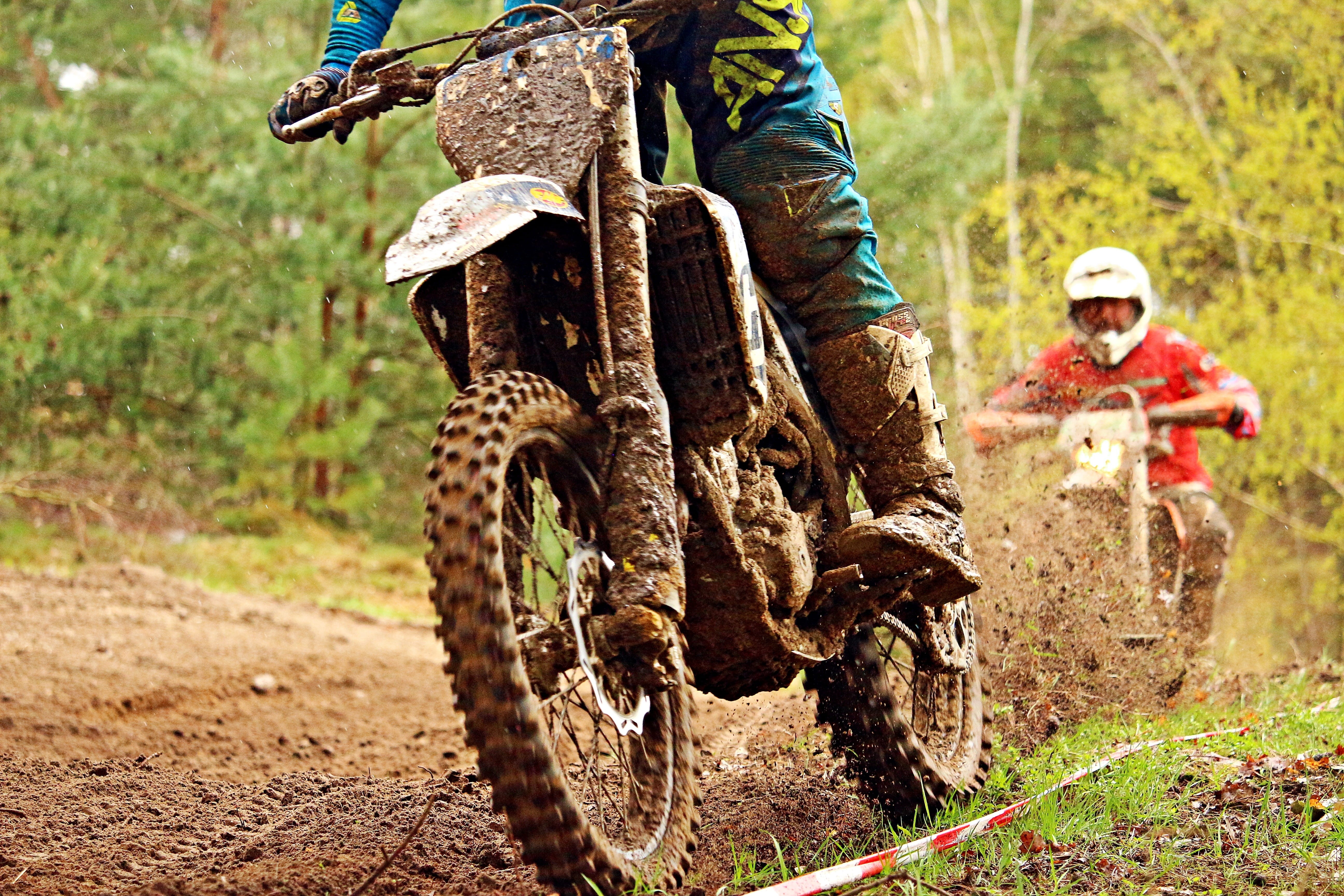 working, two, outdoors, mature men, real people, Dirtbike, danger, one person, protection, riding, dirt, sport, protective workwear, bikes, headwear, race, HD Wallpaper