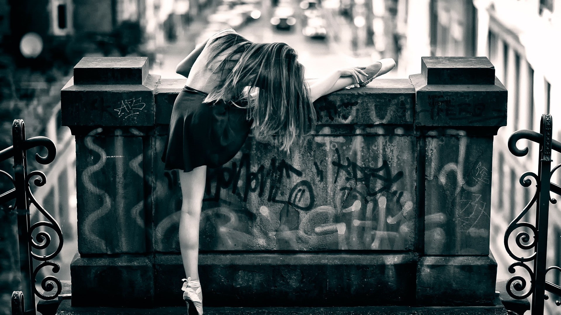 women, graffiti, western script, one person, focus on foreground, casual clothing, city, day, leisure activity, text, standing, full length, 1080P, built structure, HD Wallpaper