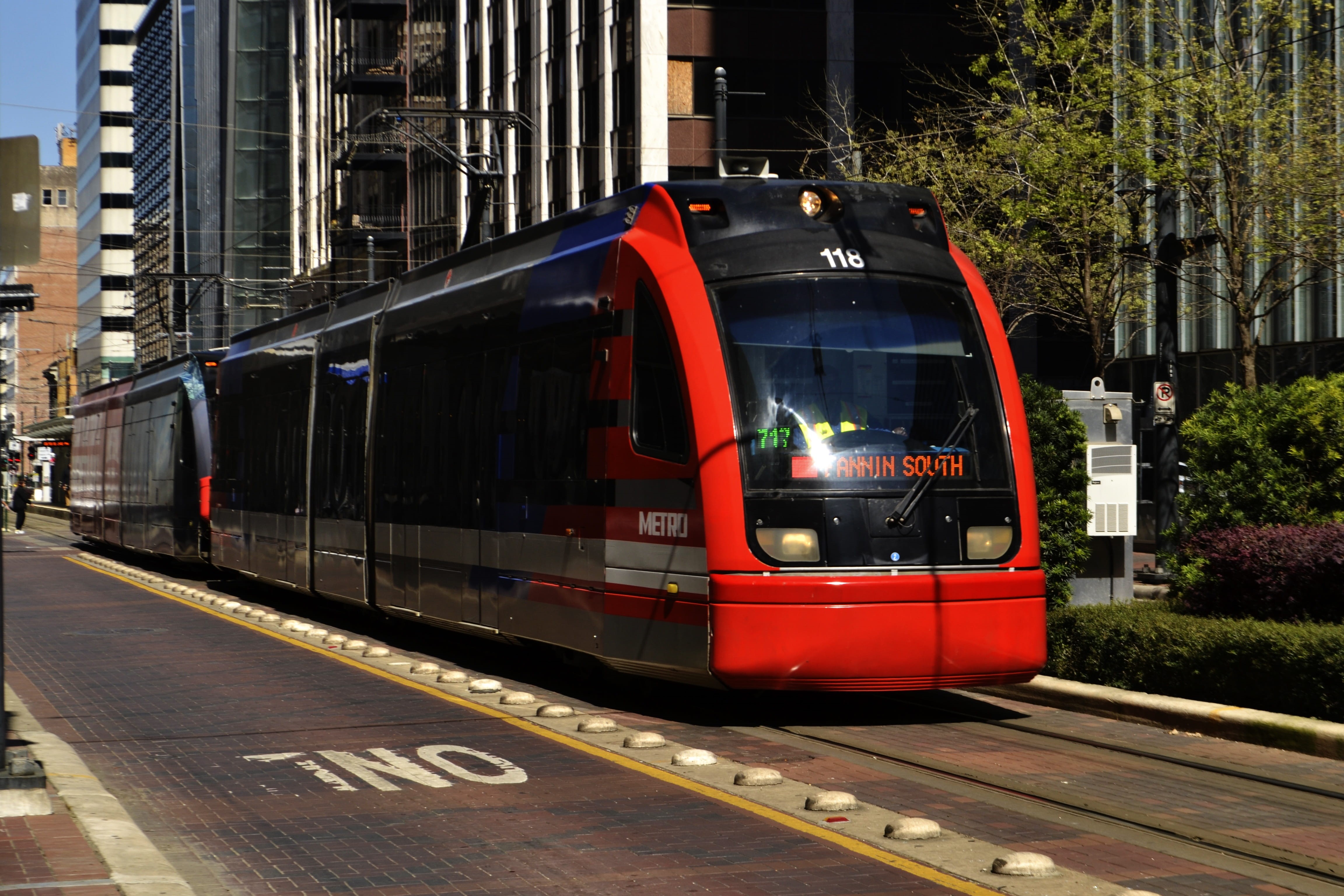 tram, building, high-rise, transportation system, train, railroad station platform, on time, road, downtown, car, urban, public, architecture, outdoor, HD Wallpaper
